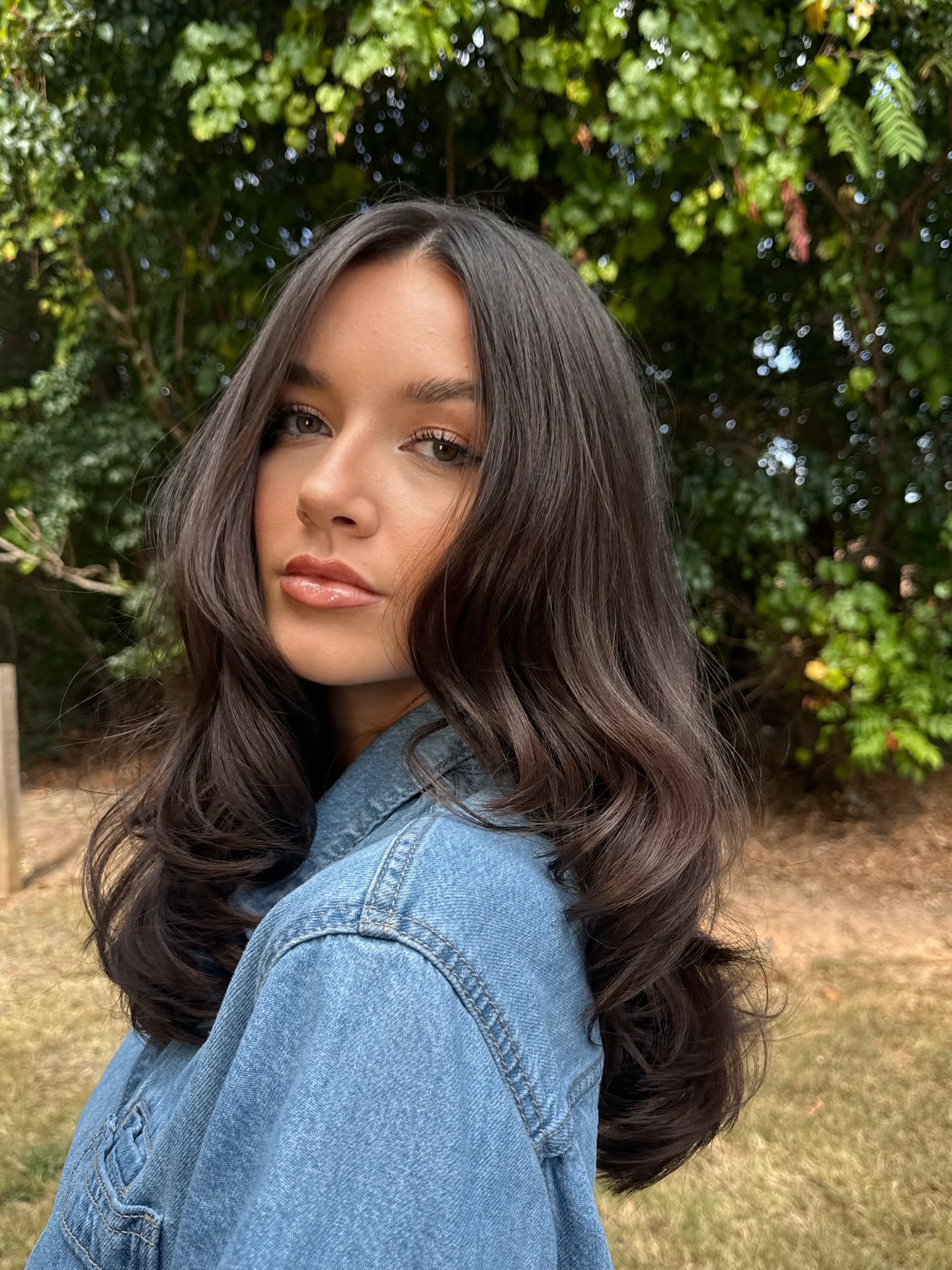 Chic Voluminous Mid-Length Cut with Soft Face-Framing Layers