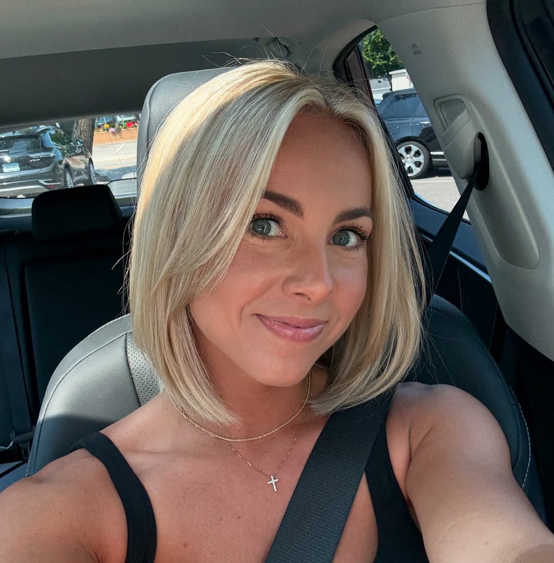 Glossy Ash Blonde Shoulder-Length Bob