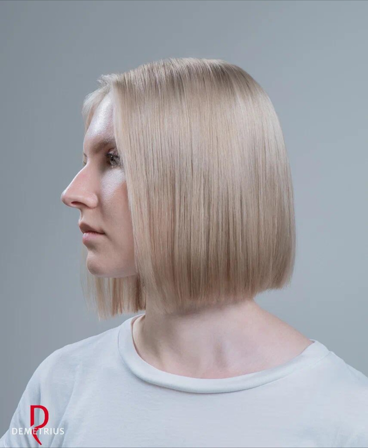 Polierter, aschblonder, stumpfer Bob