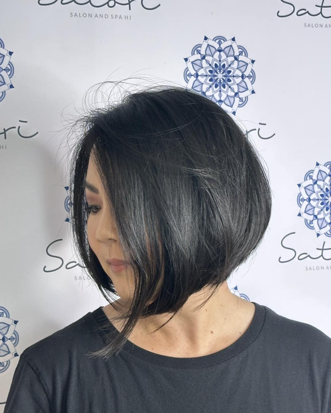 Sleek Asymmetrical Inverted Bob with Subtle Texture