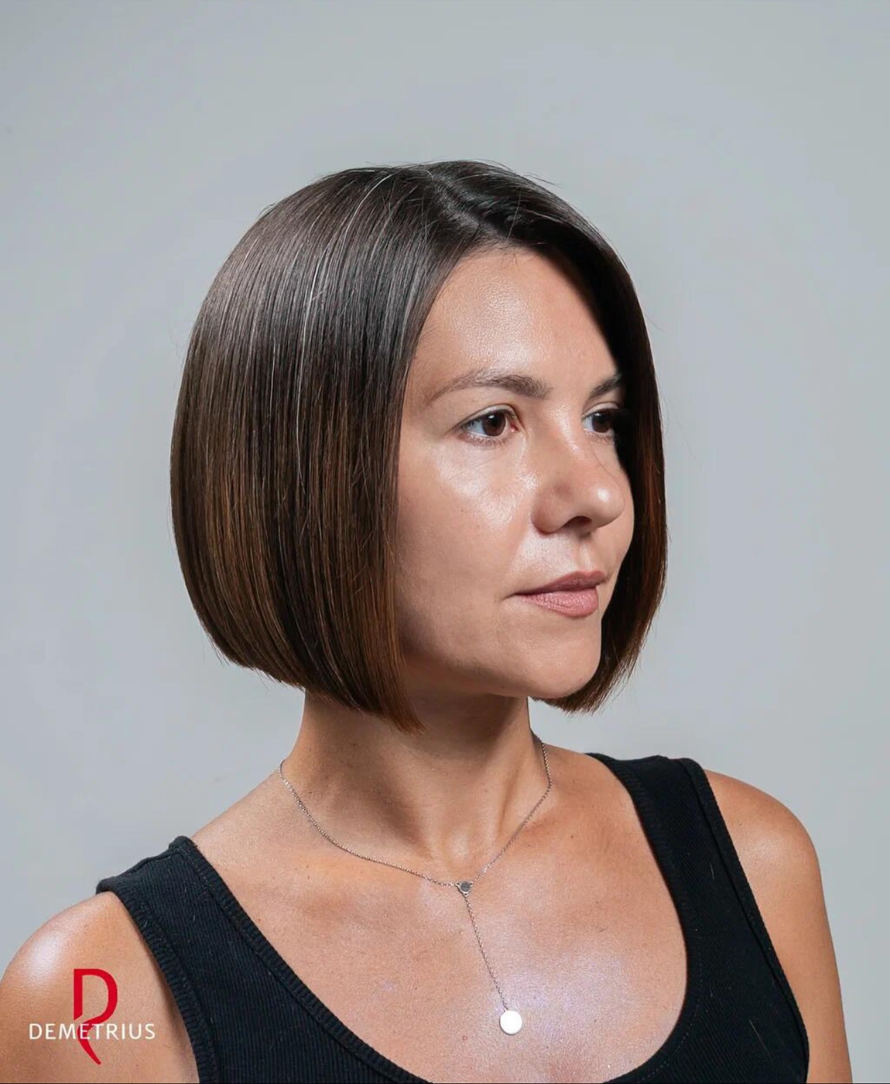 Eleganter kastanienbrauner Bob mit dezentem Balayage