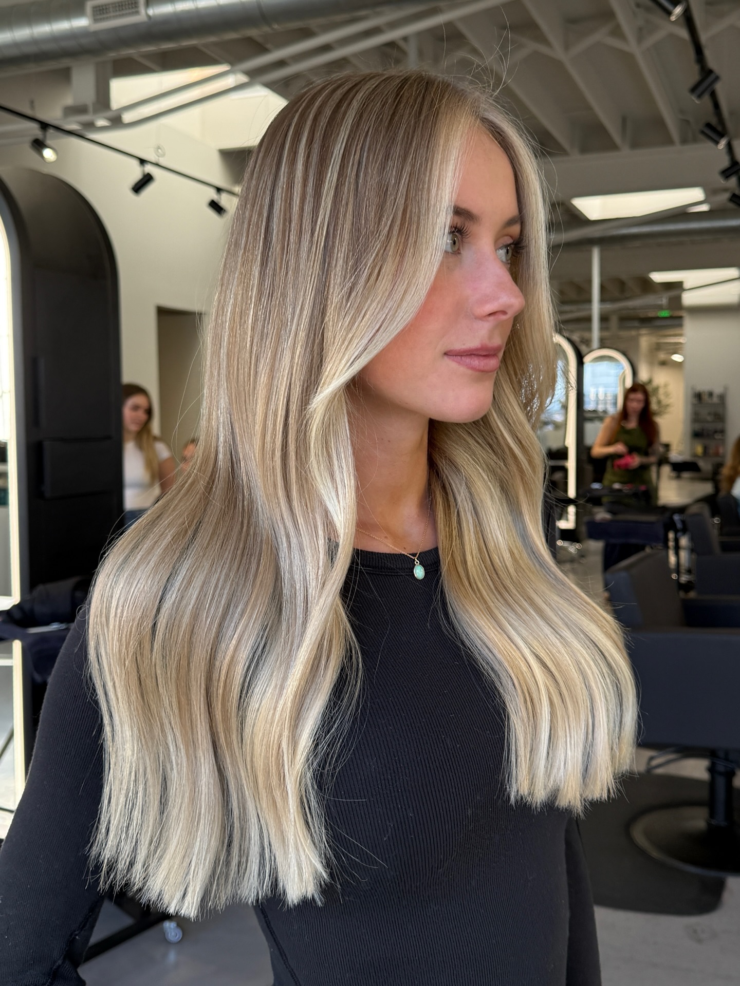 Üppiges Vanilleblond mit sanft übergehenden Stufen