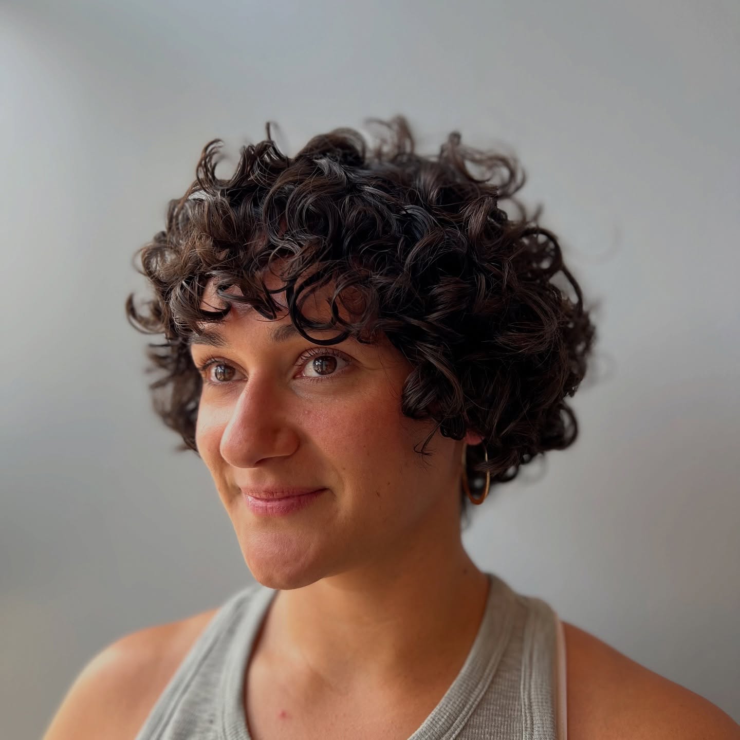 Bouncy Short Layered Curls