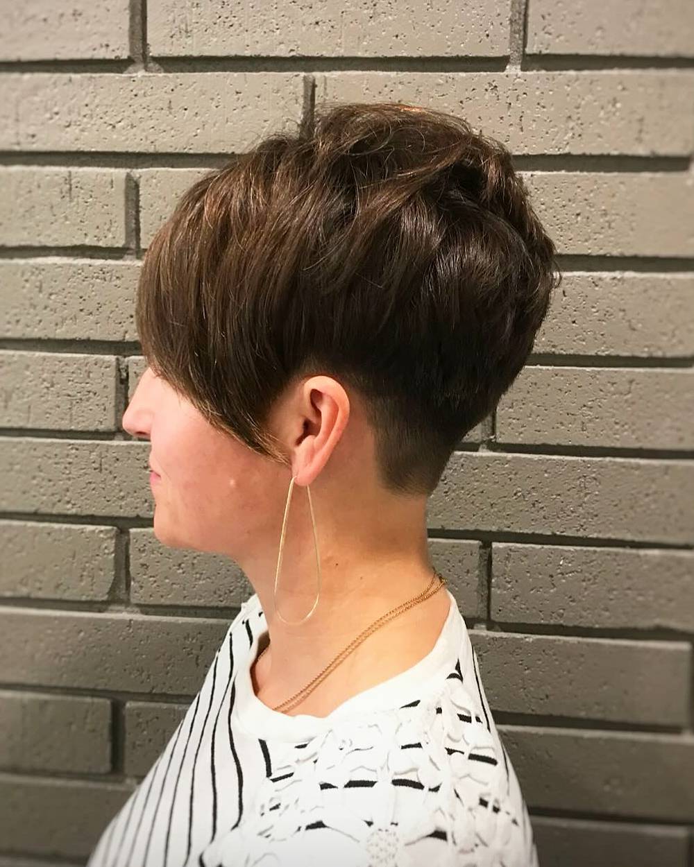 Chic Asymmetrical Short Cut with Soft Layers