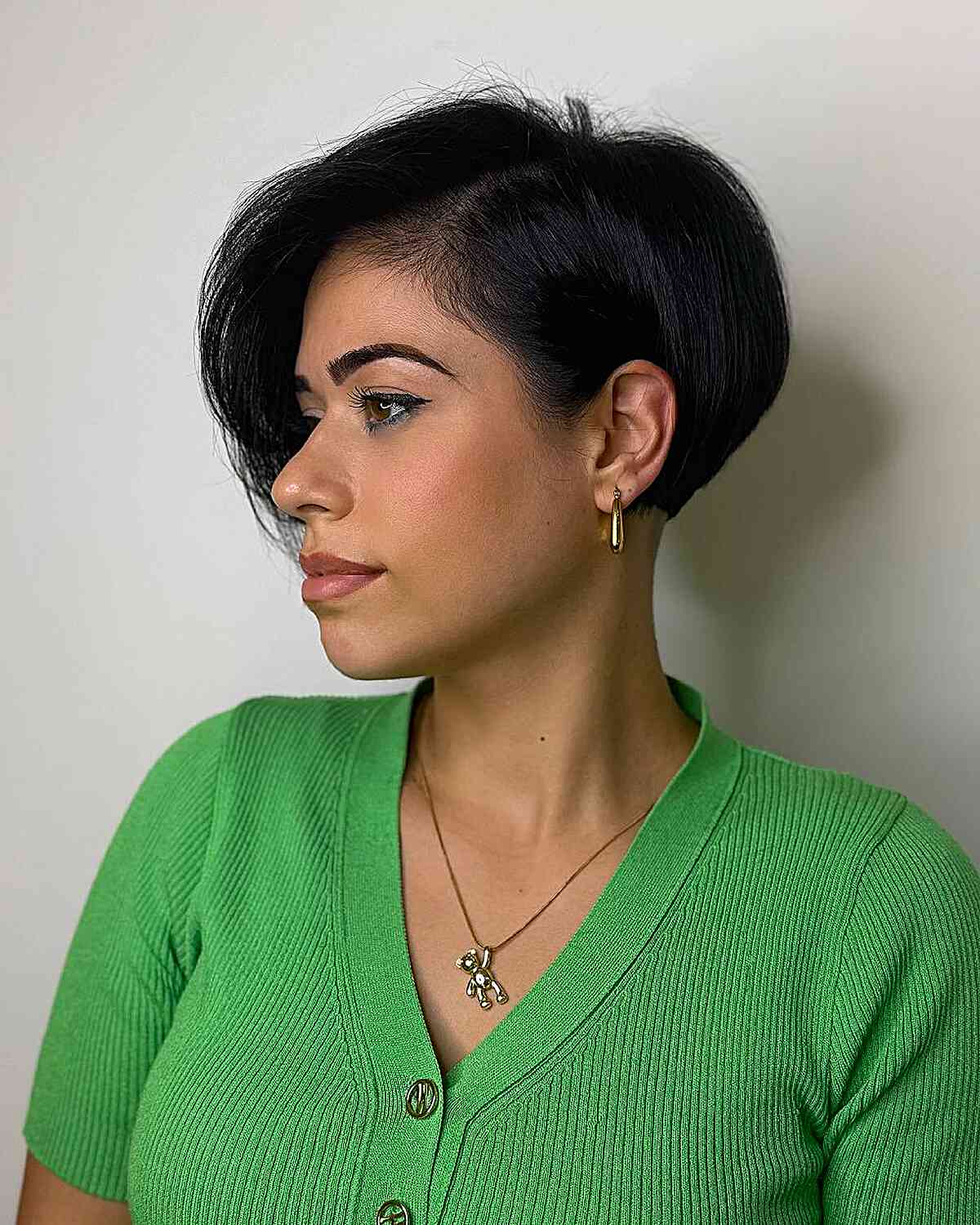 Chic Textured Short Bob with Side-Swept Bangs