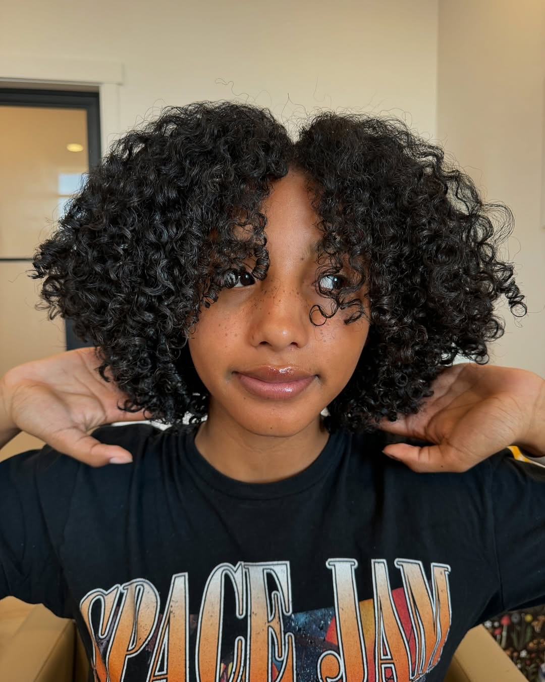 Lustrous Deep Curls with Natural Volume and Balance