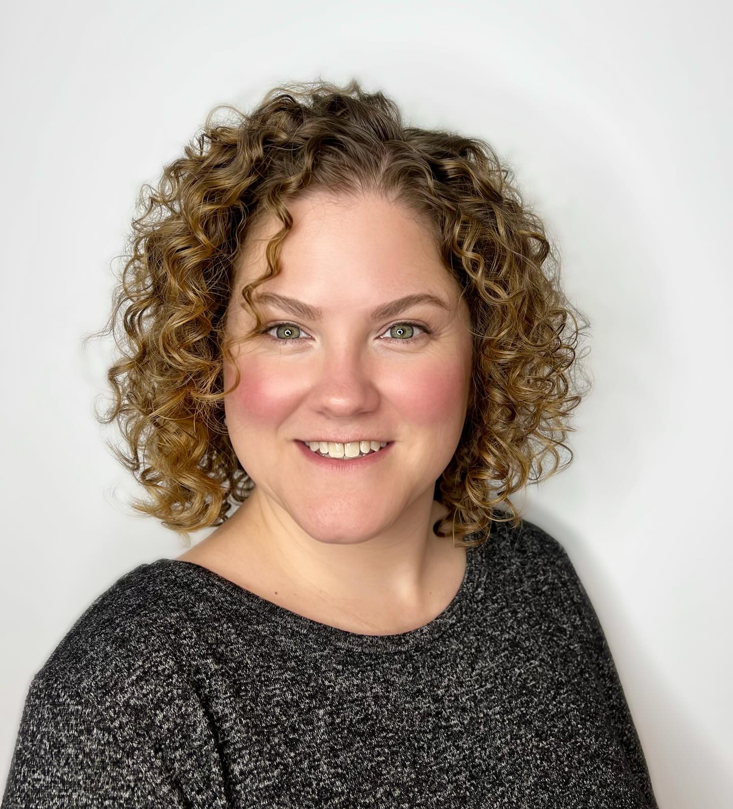 Natural Golden Spiral Curls with Gentle Gradation