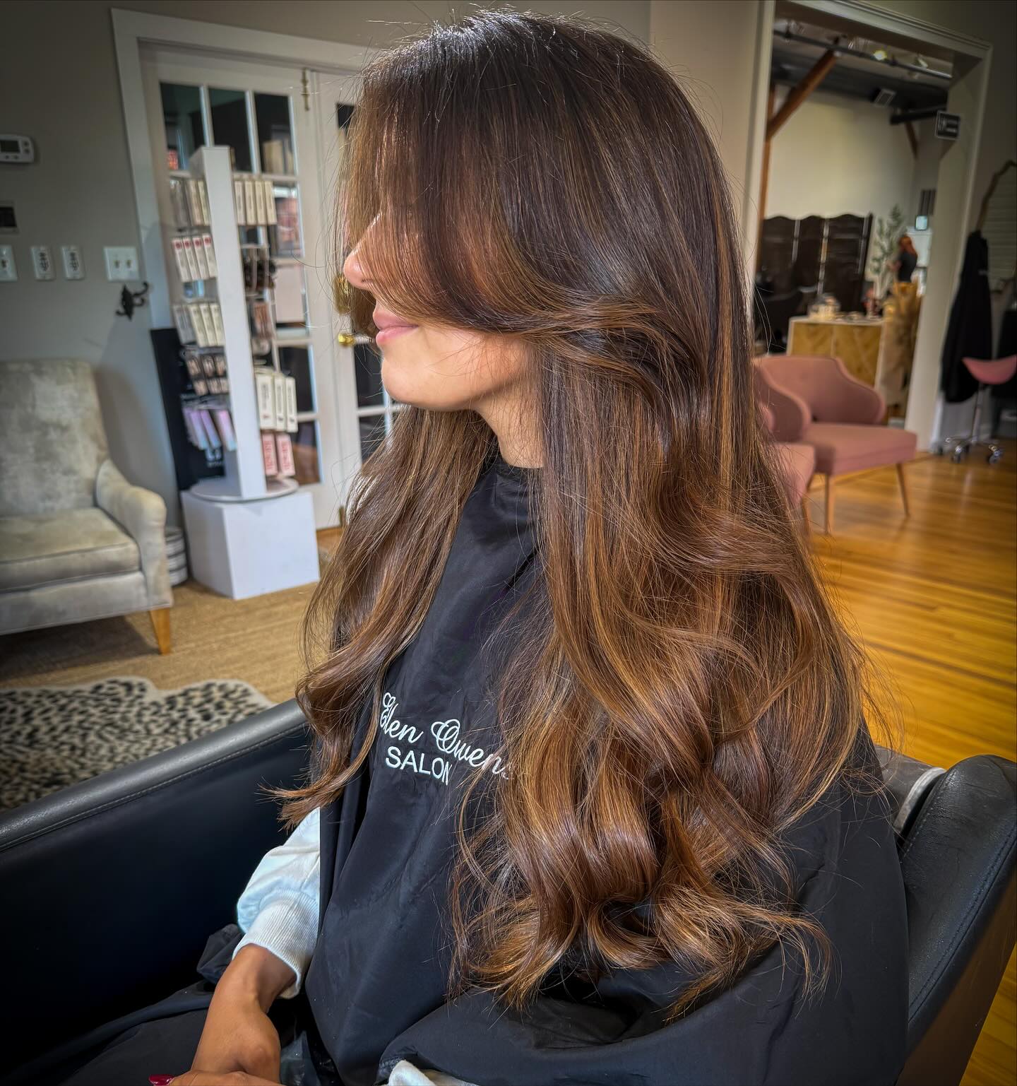 Rich Chestnut Waves with Seamless Layers