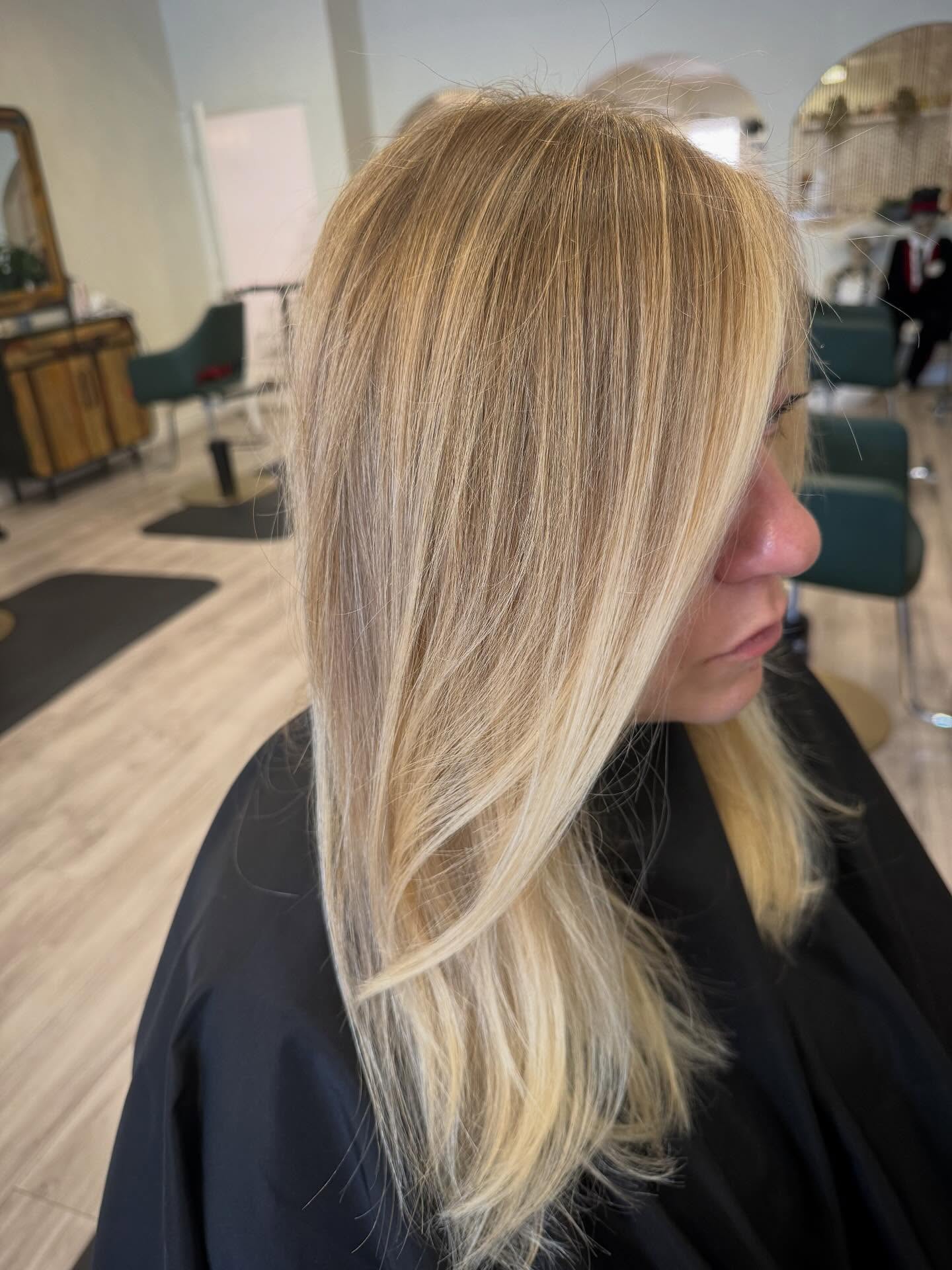 Seamless Blonde Balayage on Textured Layers