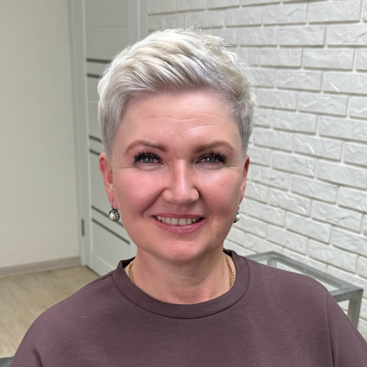 Silver-Blonde Sleek Pixie with Soft Spike Appeal