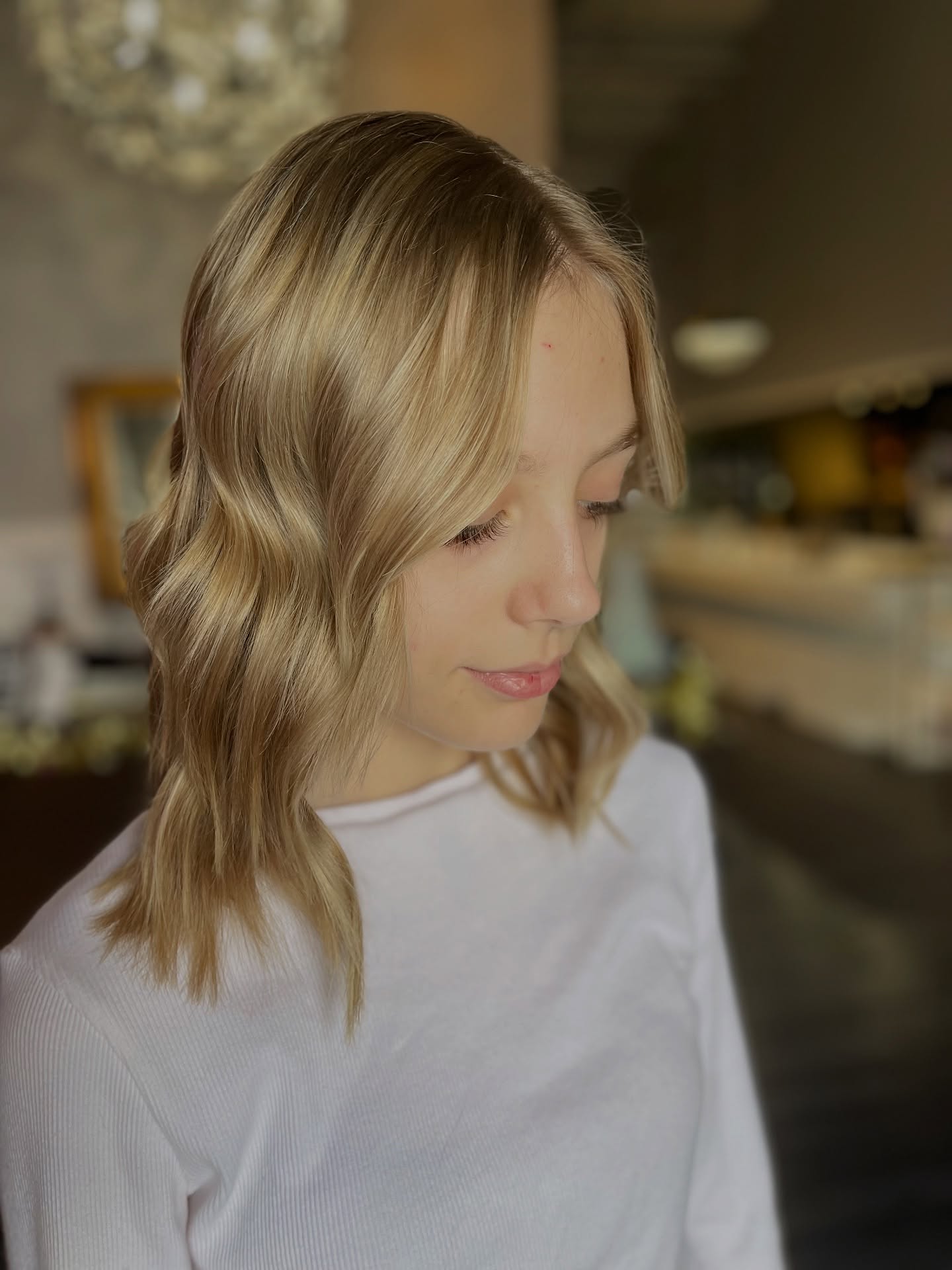 Soft Blonde Waves with Precision Lob Cut