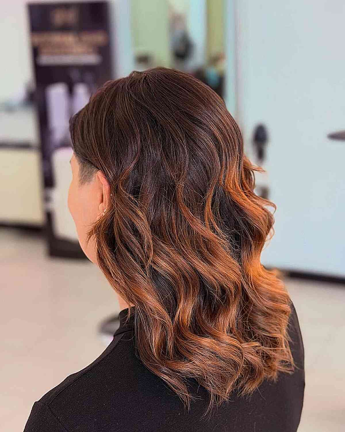 Beautiful Medium Length Wavy Hair with Subtle Highlights