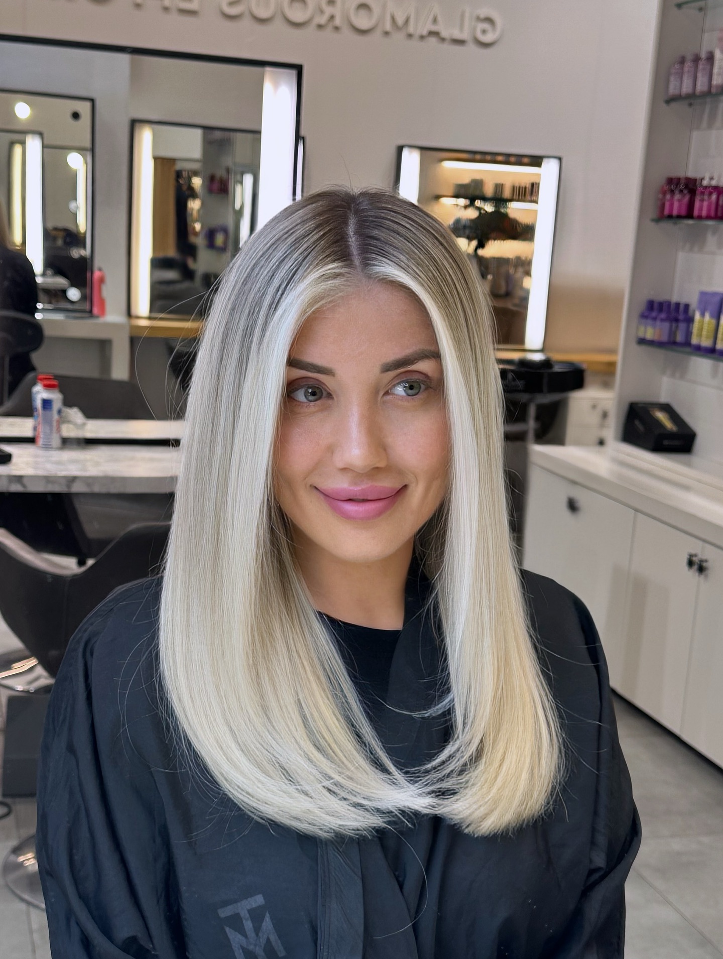 Classic Straight Blunt Blonde Bob with Subtle Shadow Roots