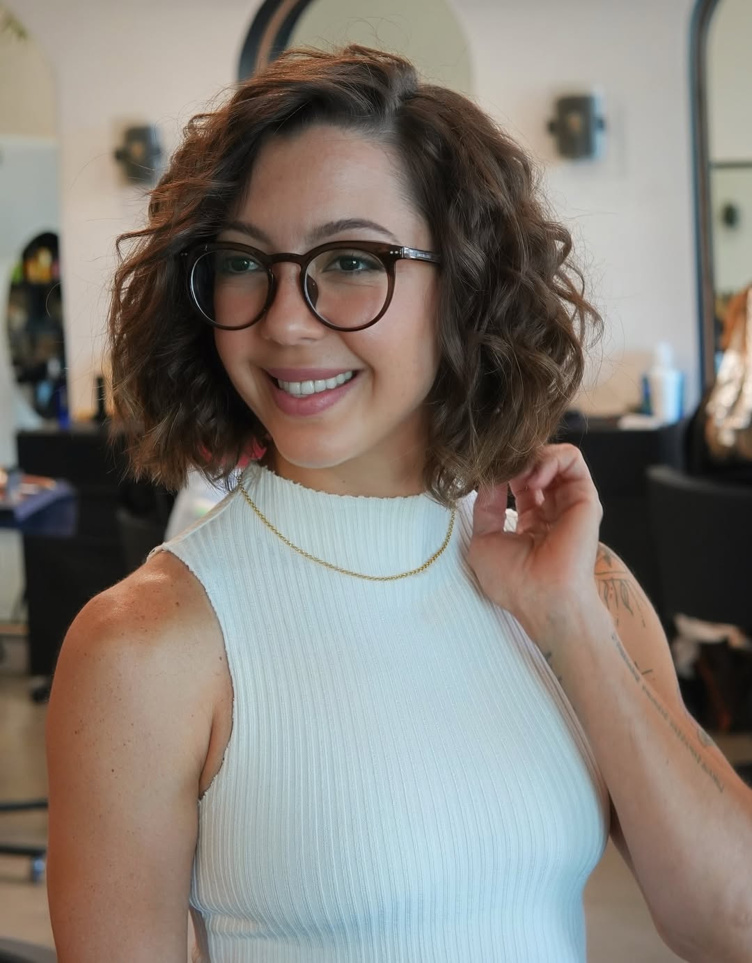 Effortless Chestnut Curls with Soft Waves