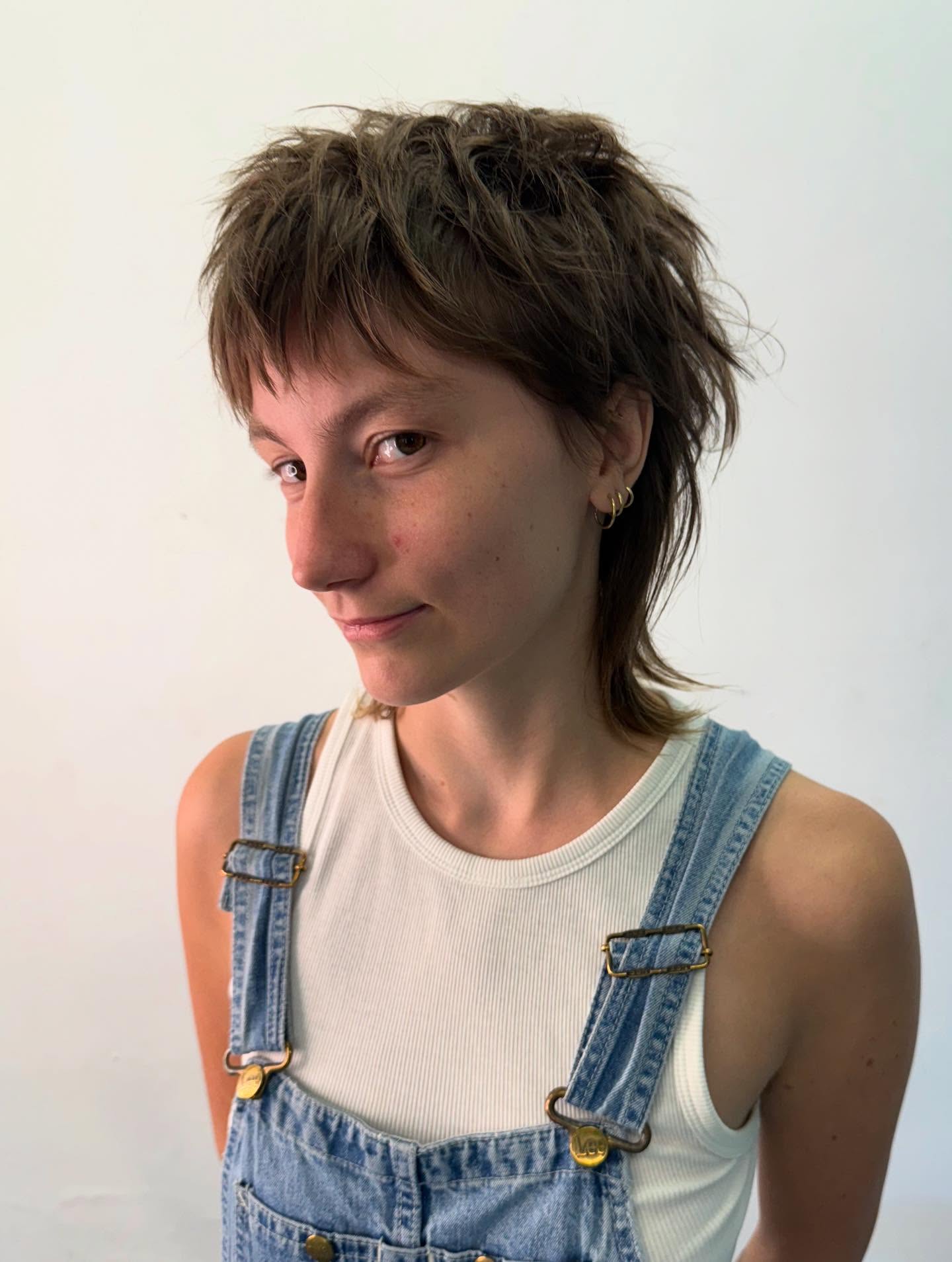 Effortless Tousled Layered Cut with Natural Waves