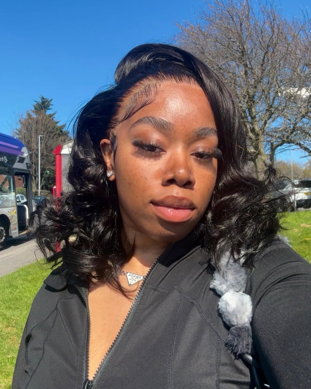 Glossy Black Waves with Sculpted Edges