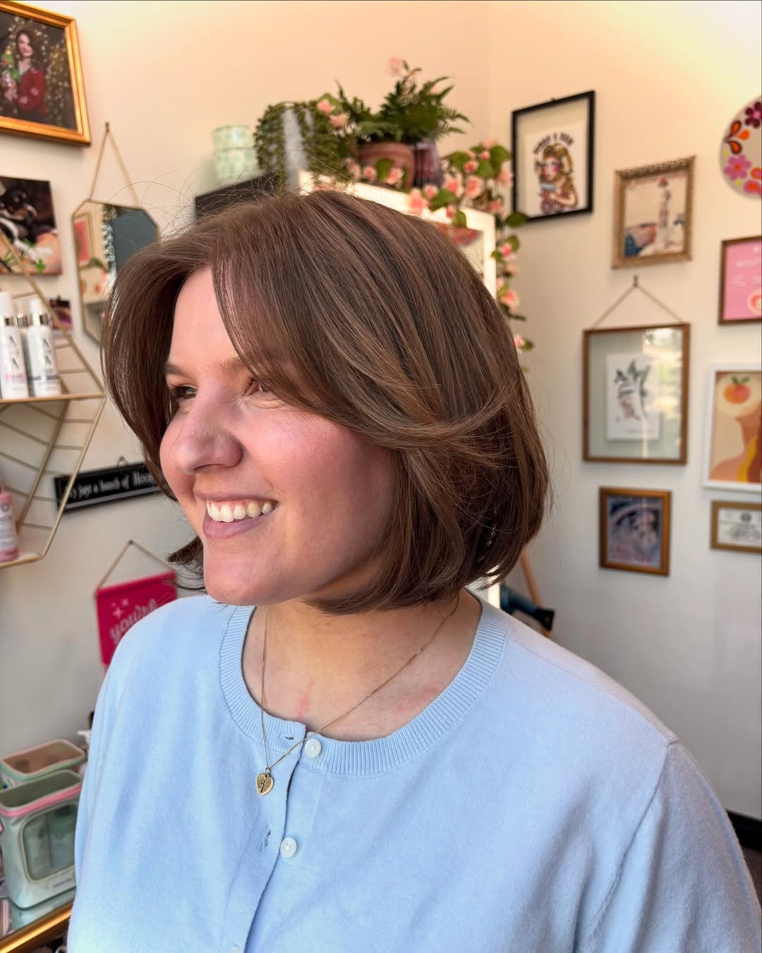 Rounded Chestnut Bob with Voluminous Layers