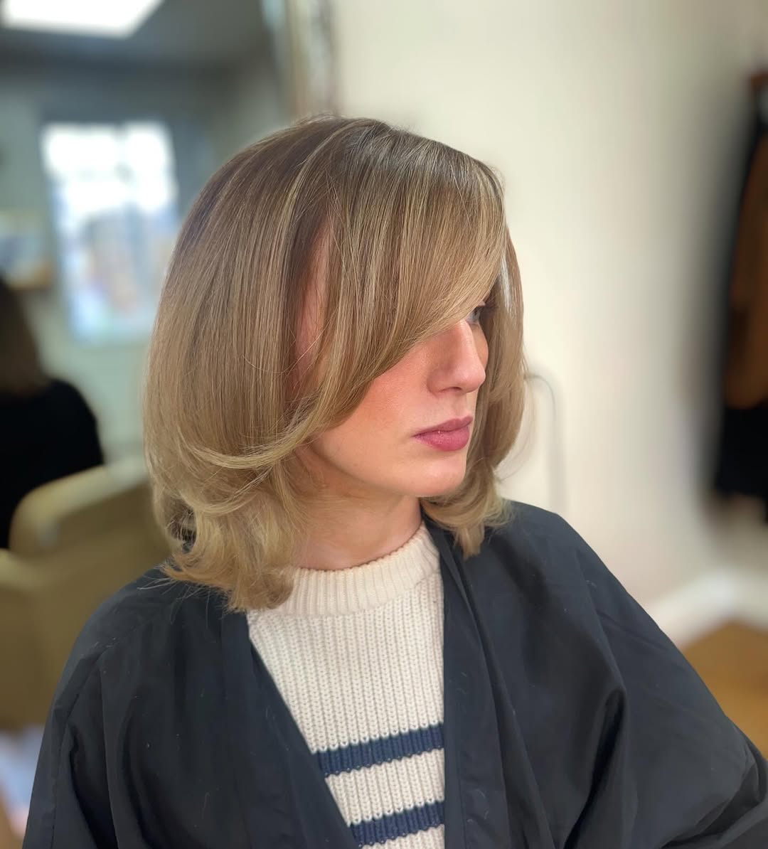 Sleek Blonde Bob with Subtle Waves