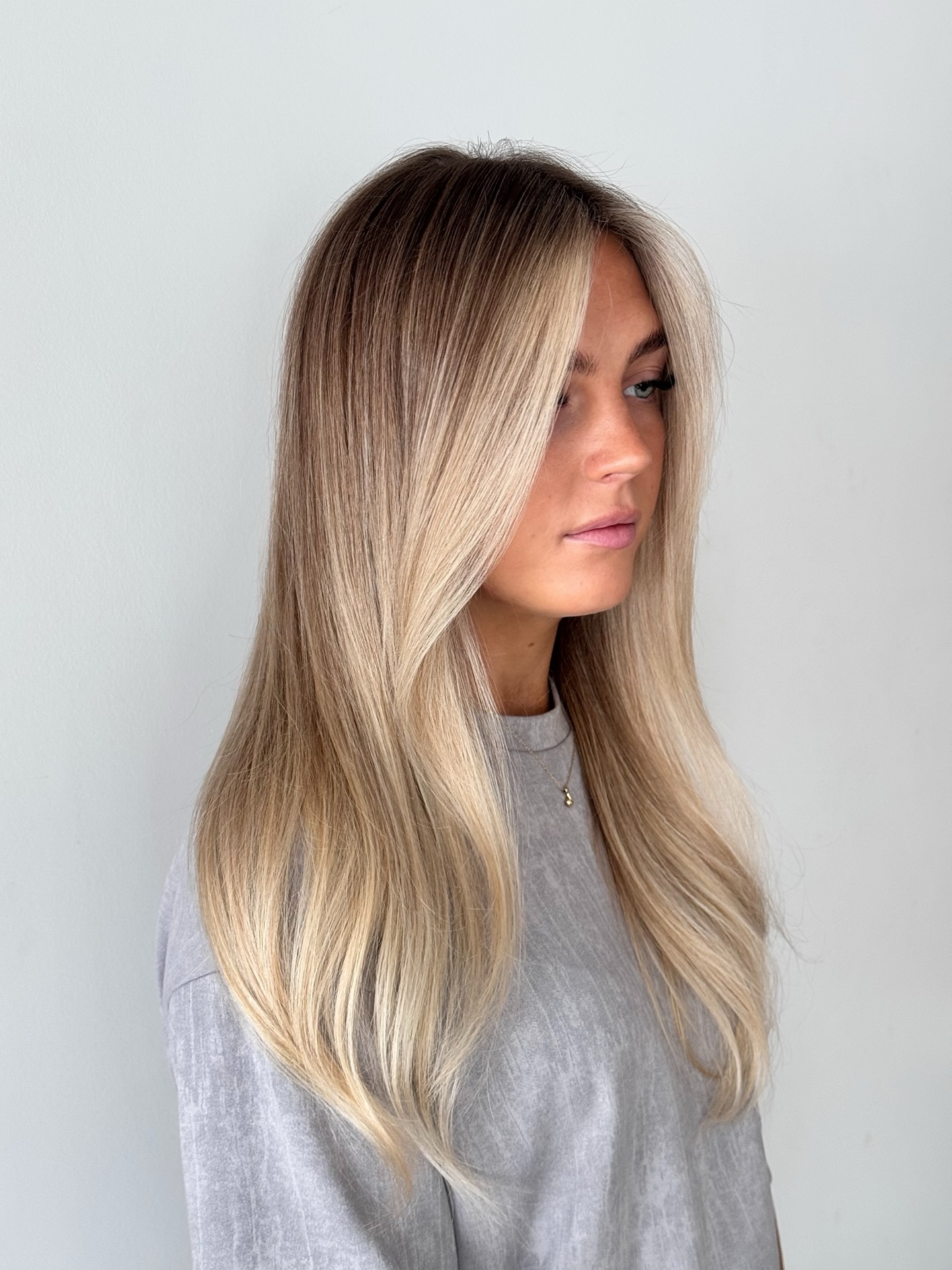 Soft Blonde Gradation with Seamless Layers