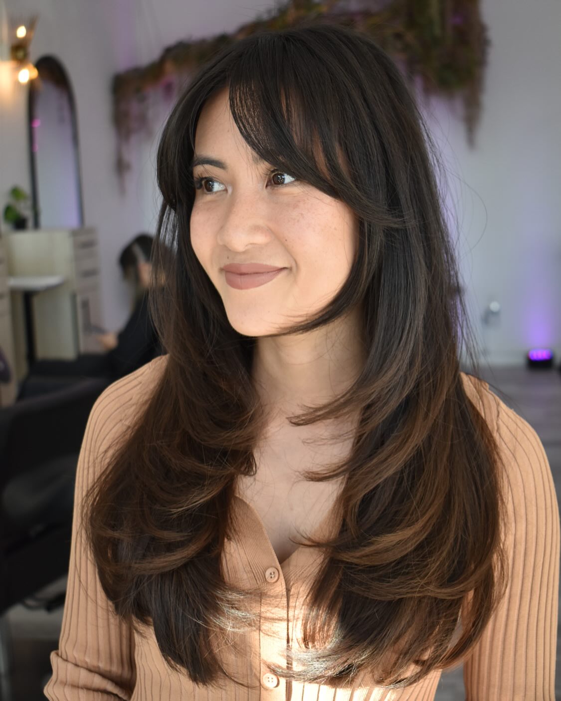 Soft Chestnut Tresses with Subtle Face-Framing Highlights