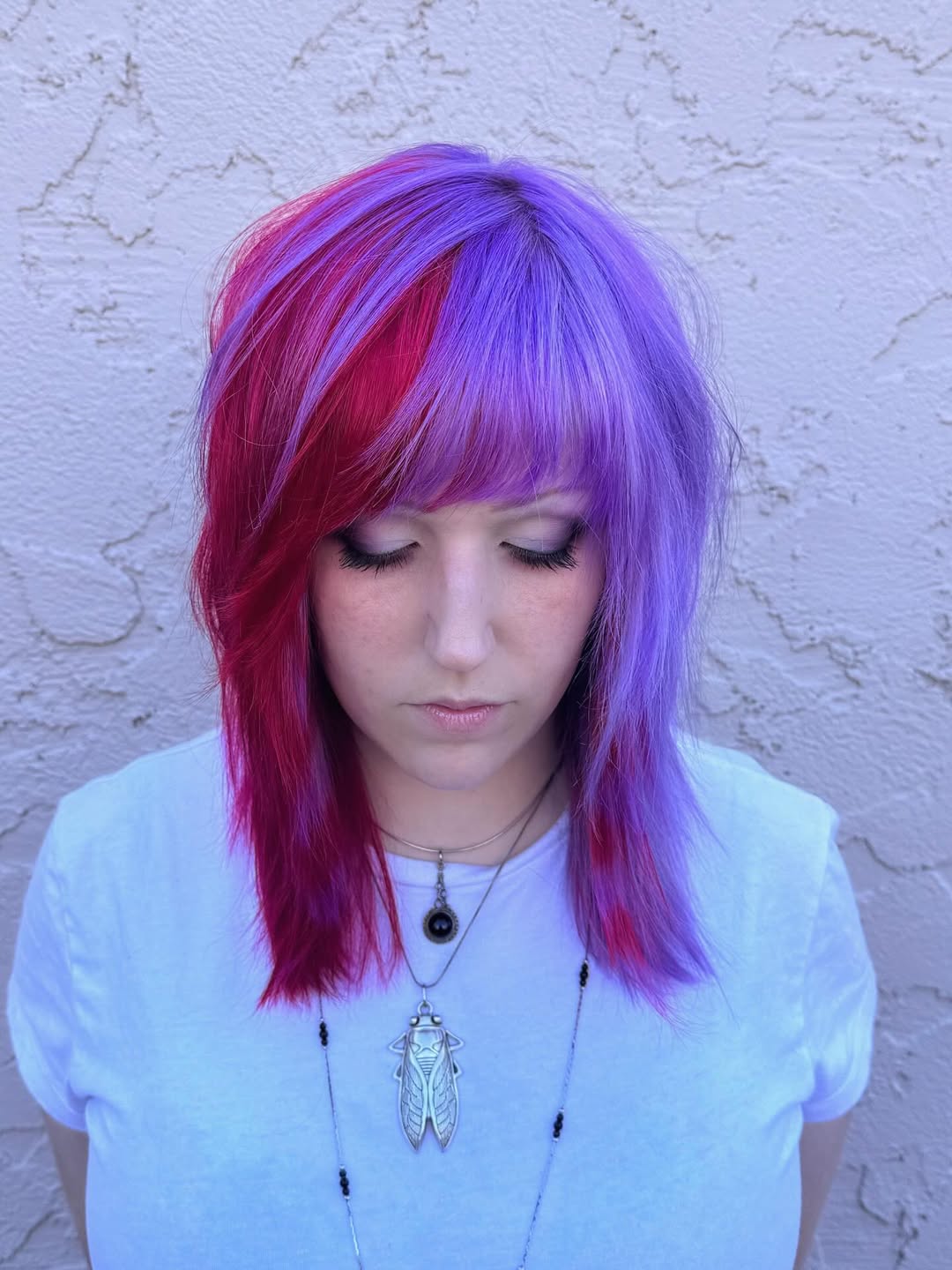 Bright Red-to-Purple Gradient with Soft Fringe