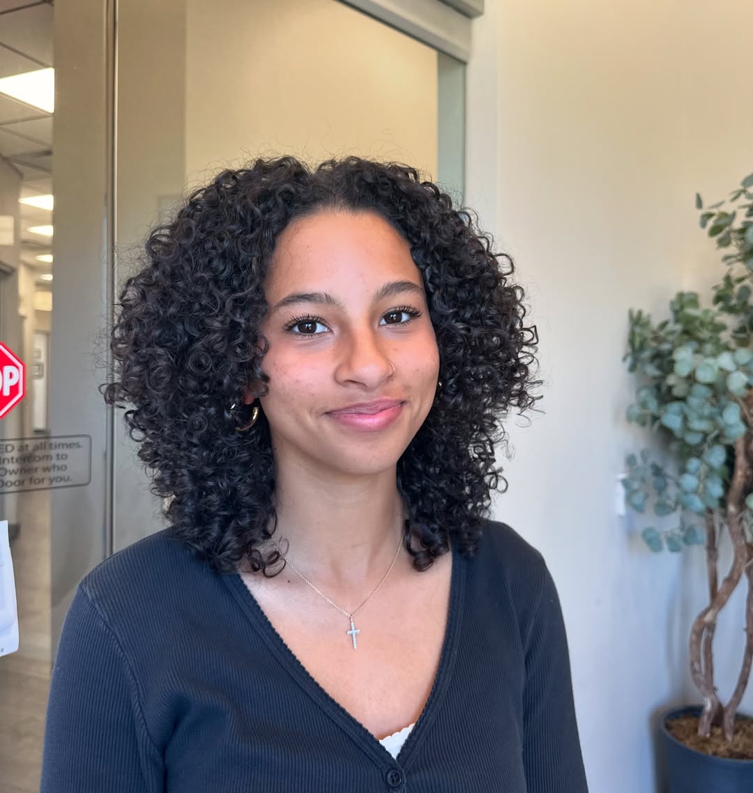Sophisticated Shoulder-Length Curly Curls