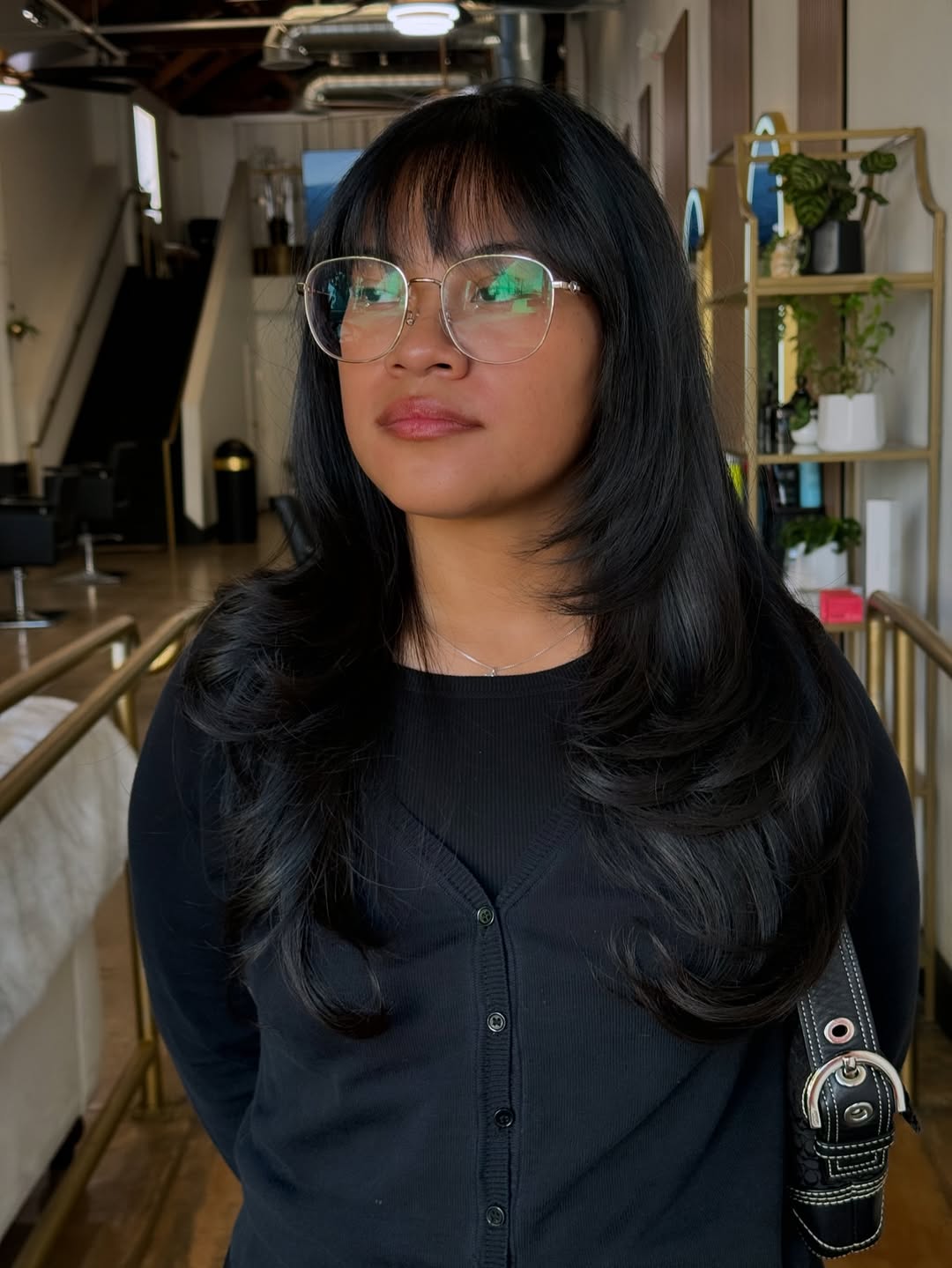 Voluminous Midnight Waves with Subtle Layers