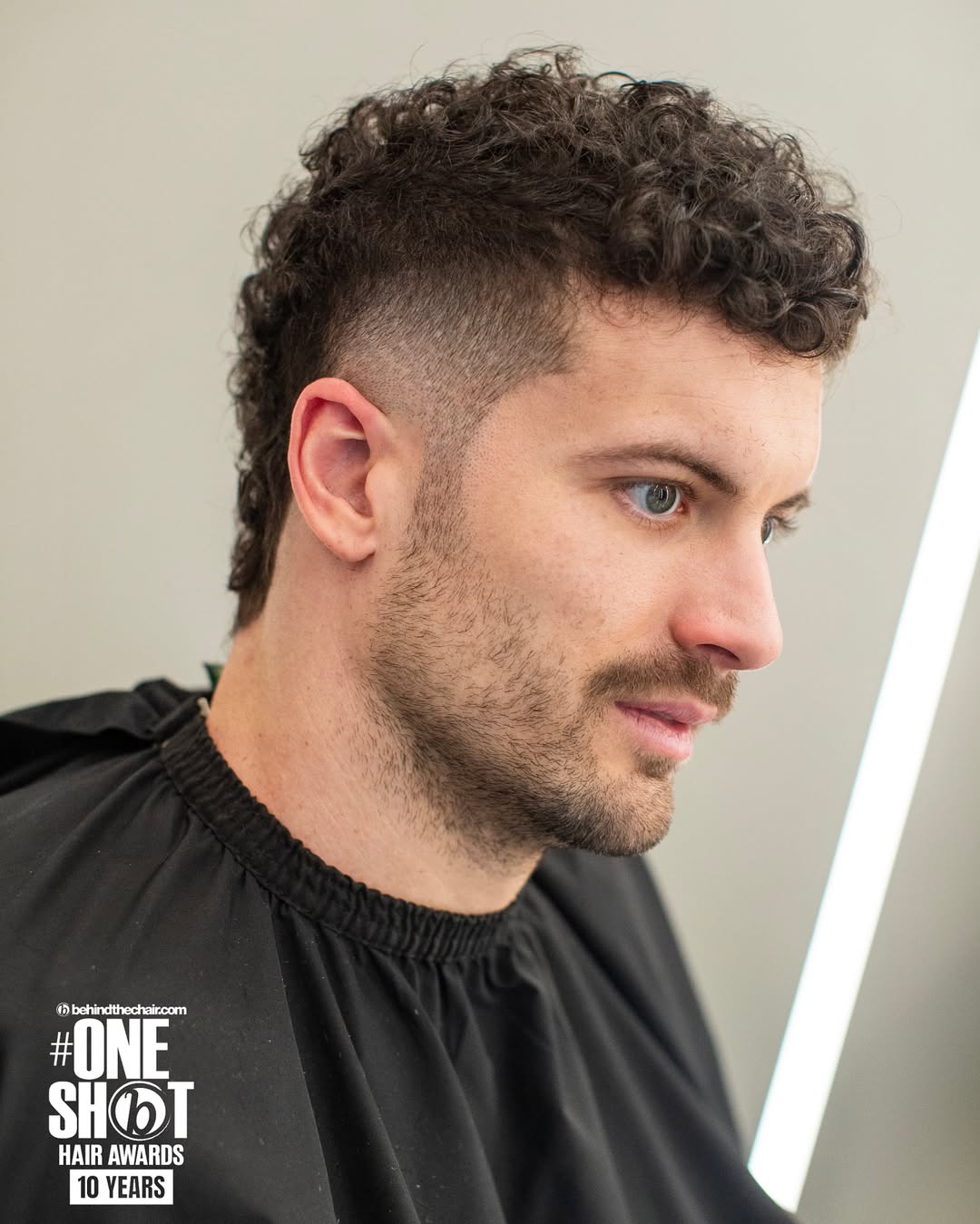 Definierter, lockiger Taper mit sauberem Übergang