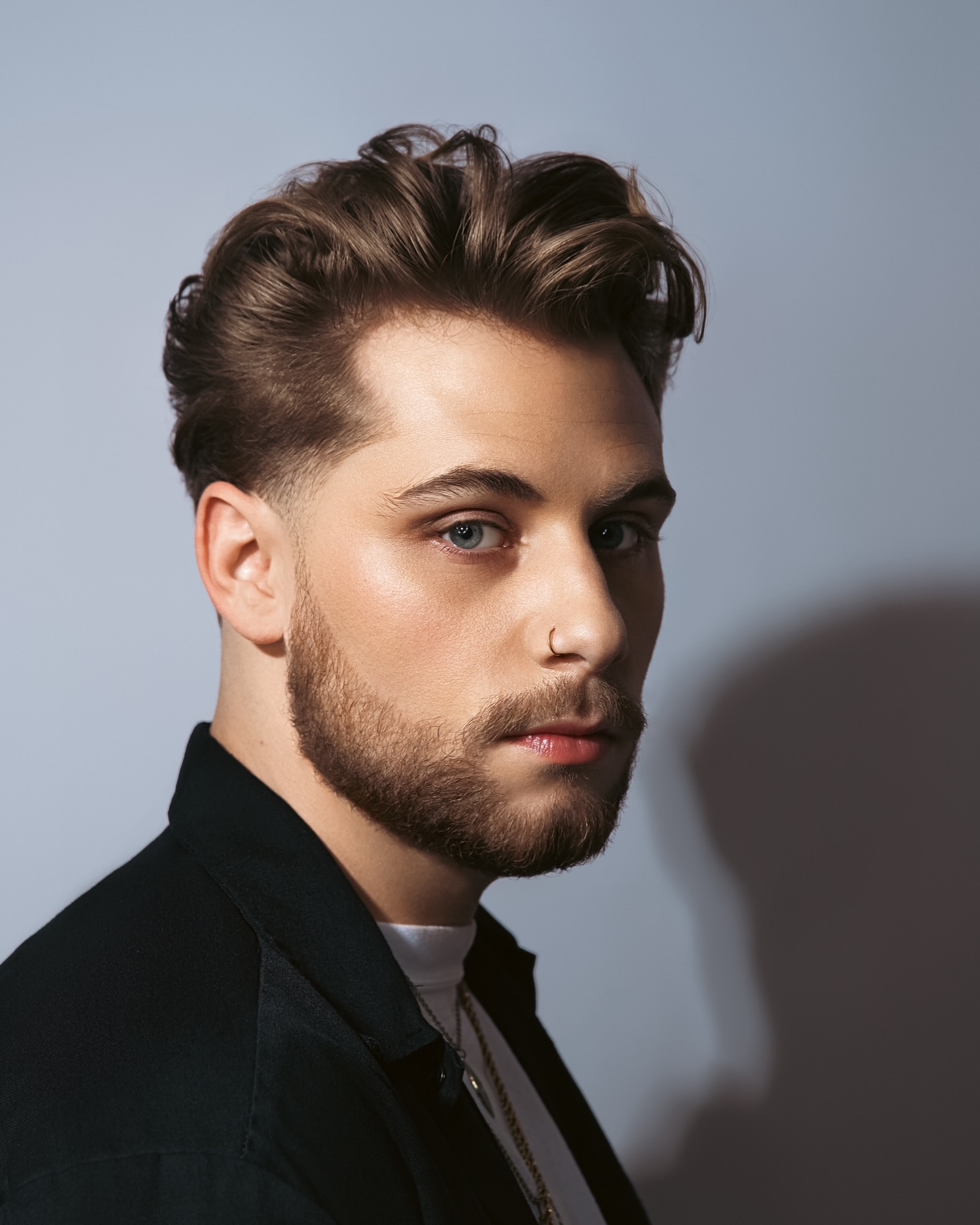 Glossy Tousled Waves with Undercut