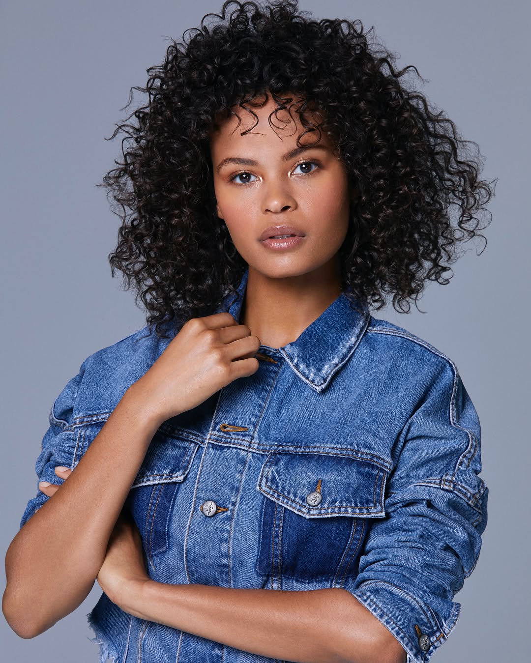 Dazzling Ebony Curls with Springy Definition