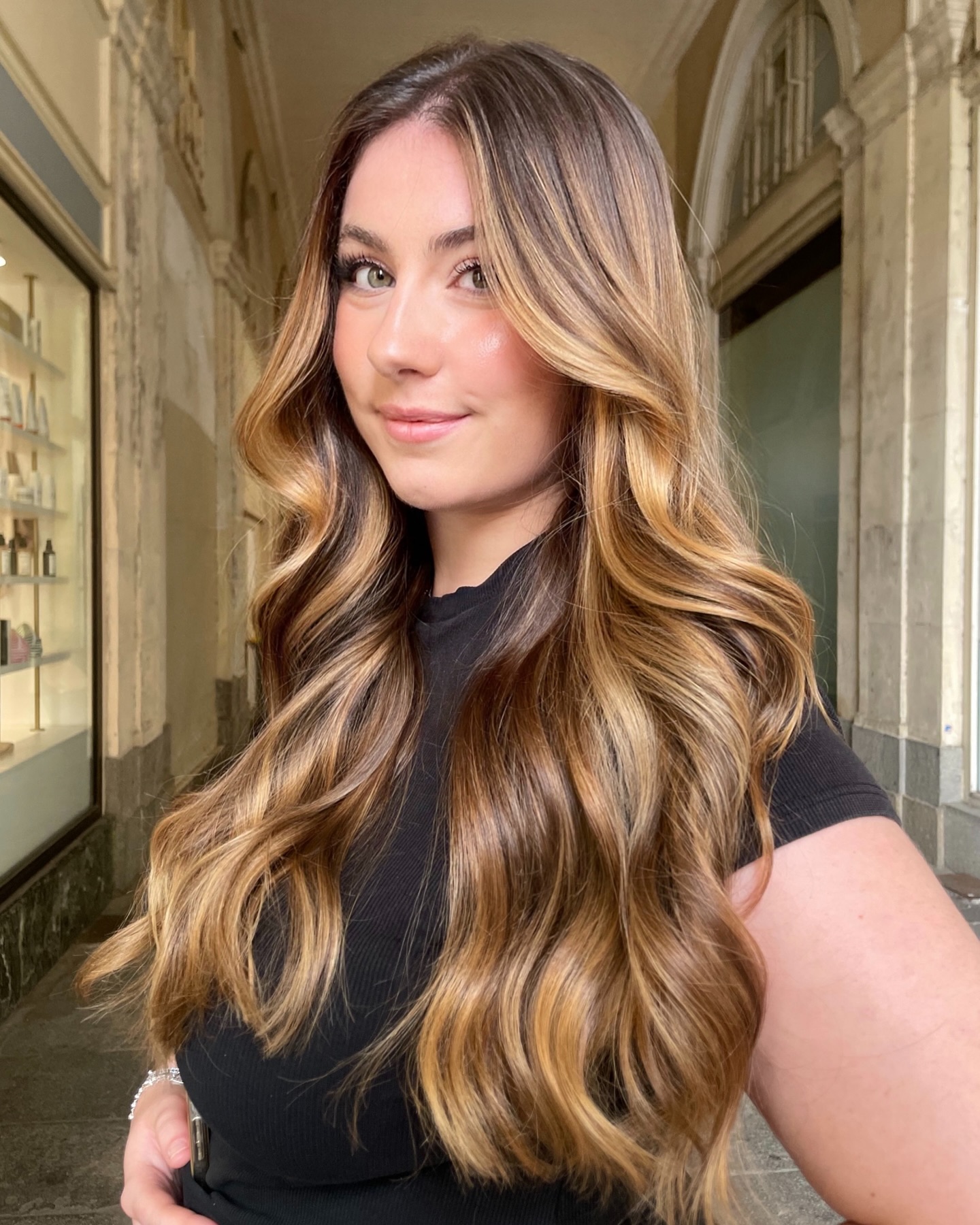 Flowing Bronze Waves with Seamless Blond Highlights