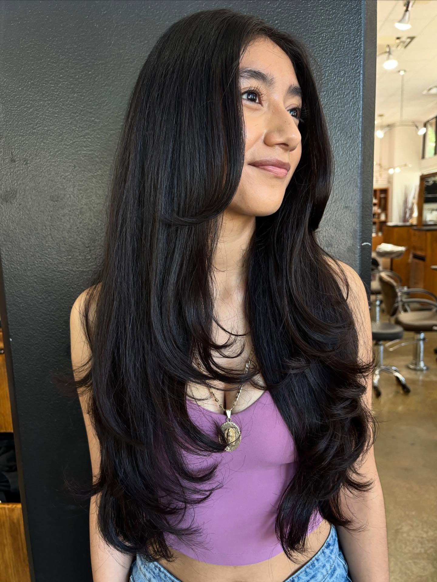 Luminous Black Waves with Subtle Layering