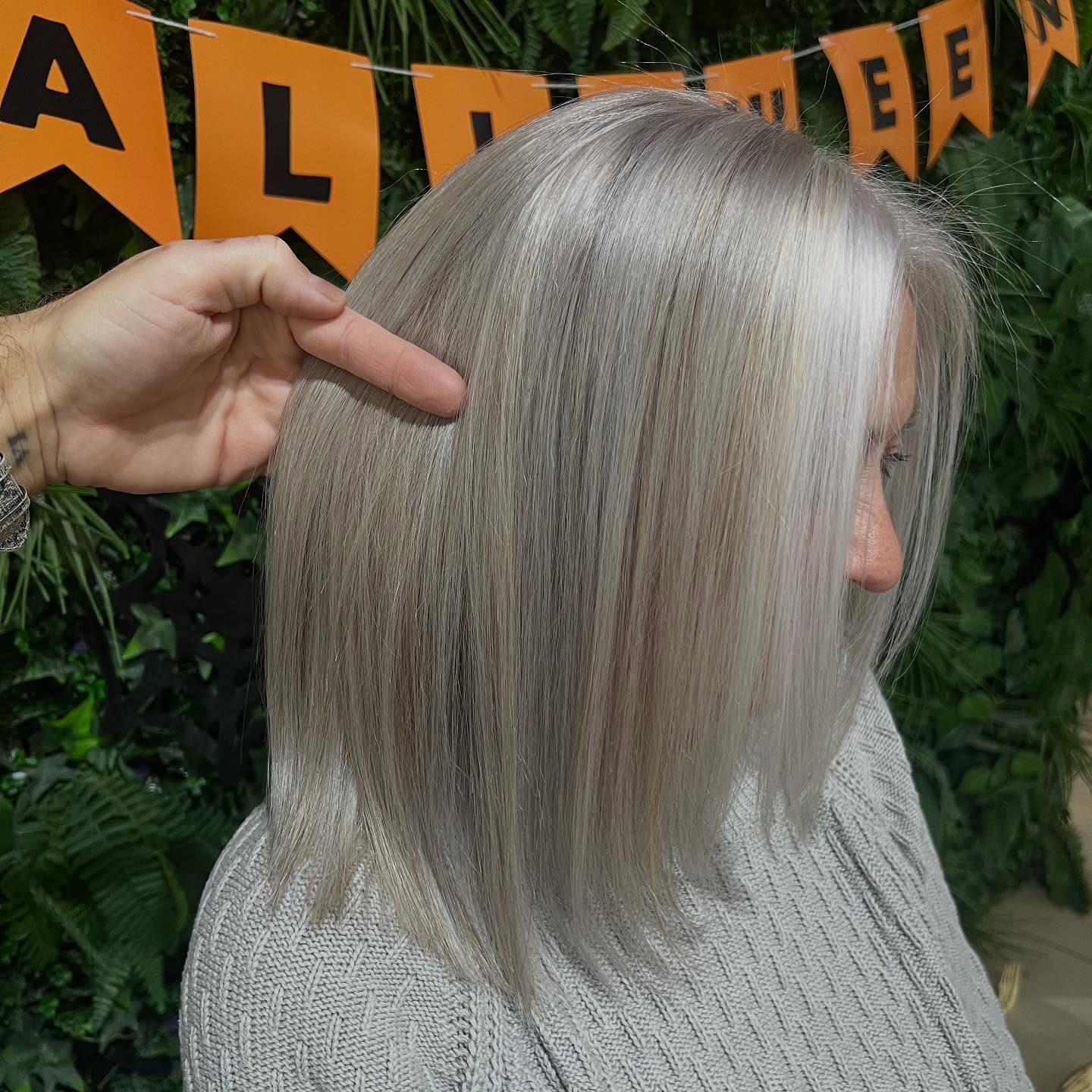 Luminous Silver Gradient with Precision Cut