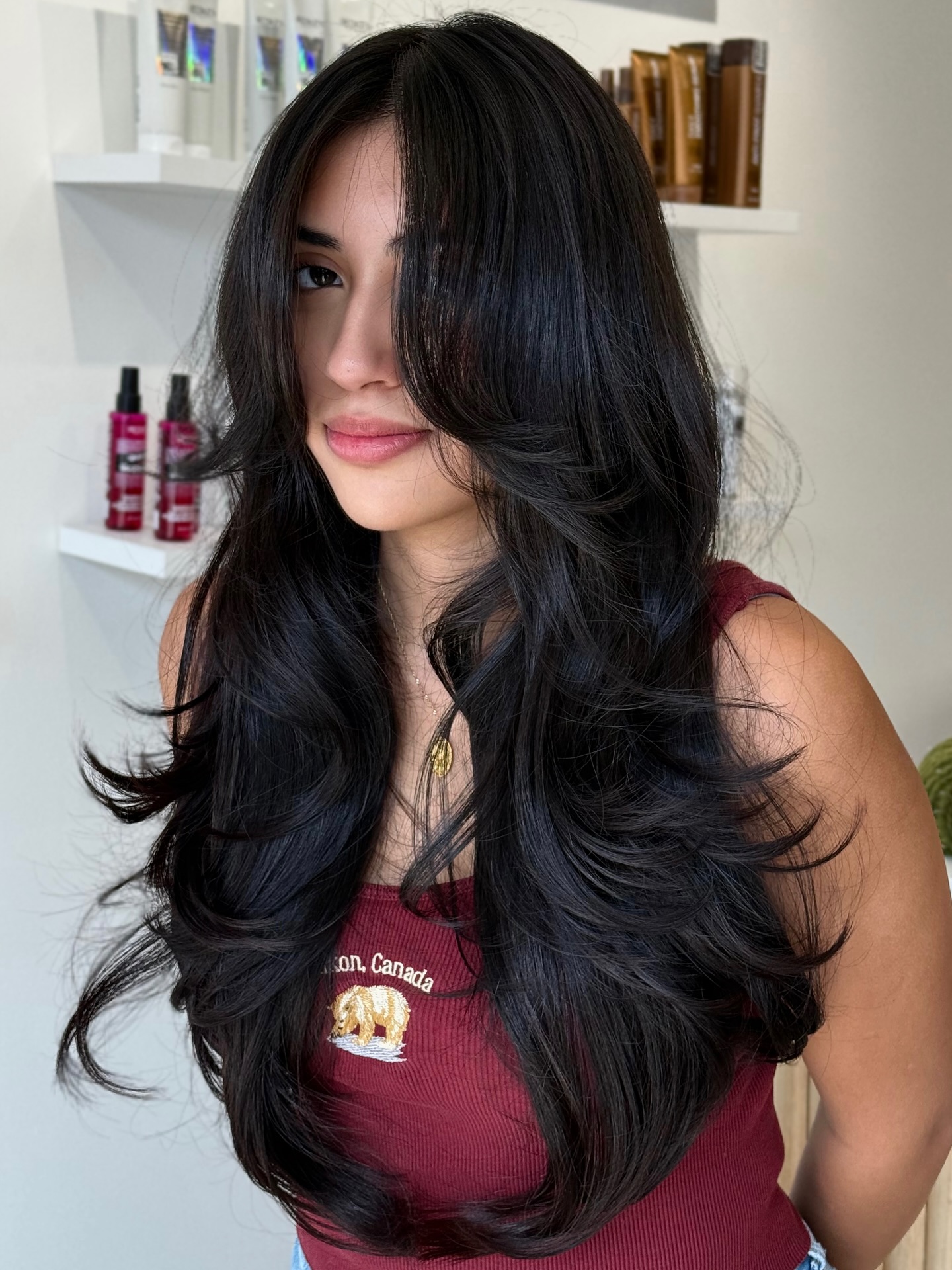Luxurious Midnight Waves with Subtle Layers