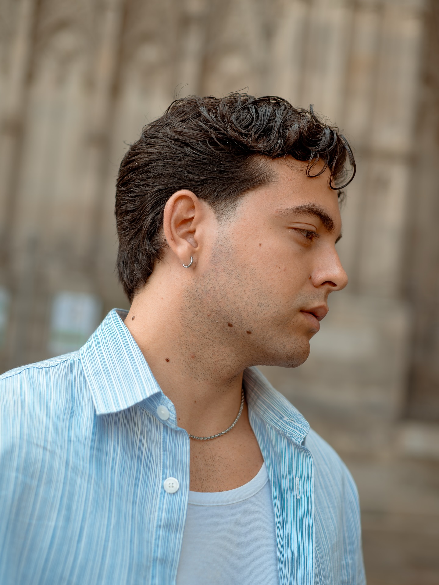 Structured Wave Slick-Back with Tapered Precision