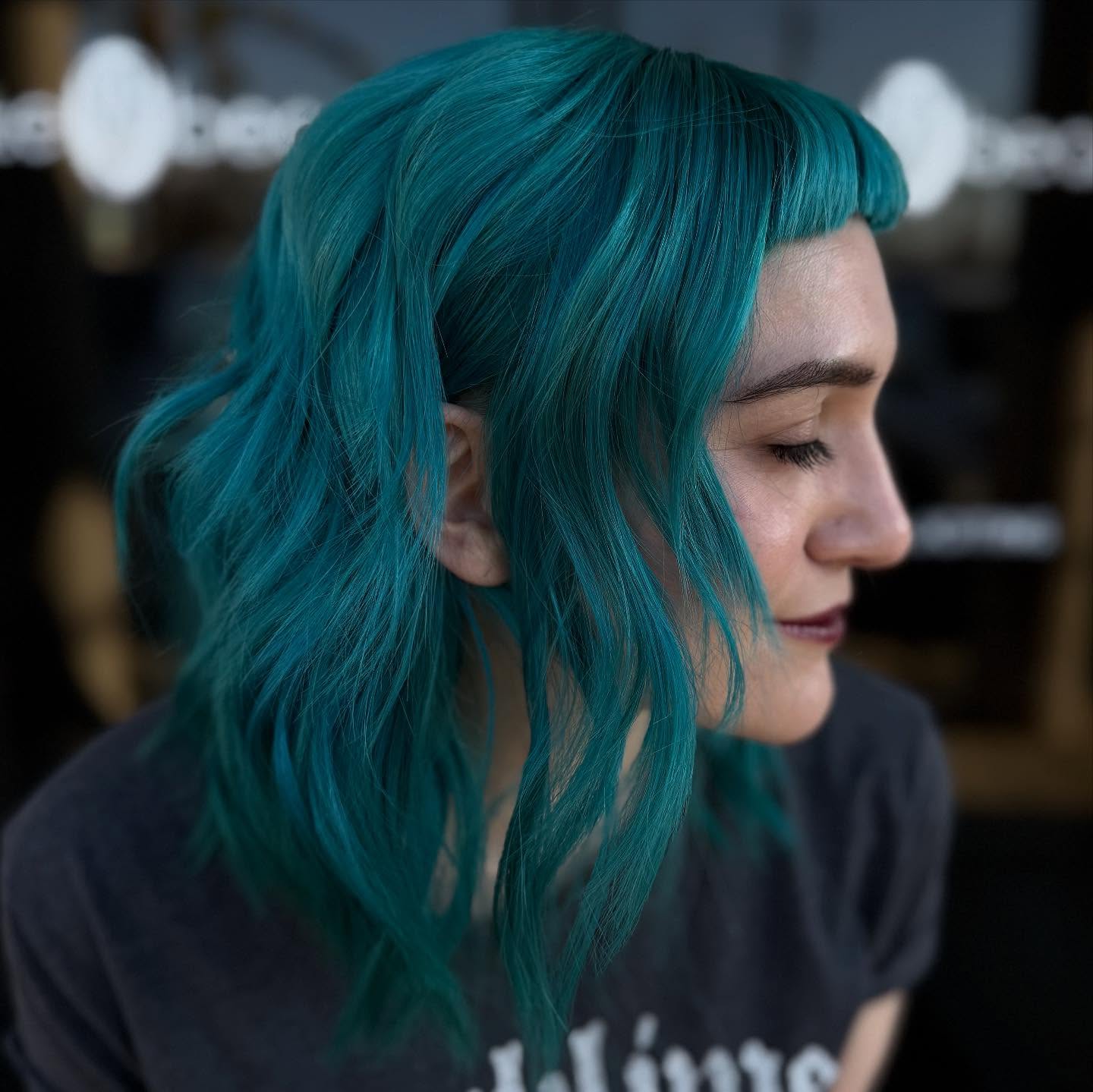 Textured Teal Shoulder-Length Lob