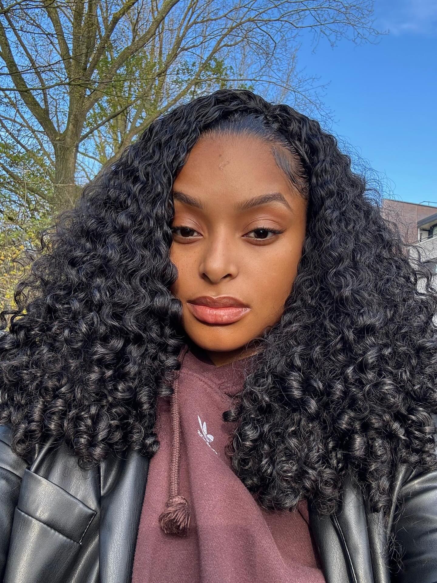 Captivating Shoulder-Grazing Curly Perfection