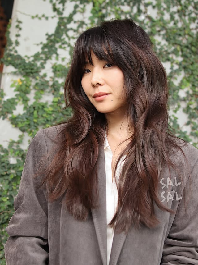 Effortless Chocolate Waves with Natural Texture