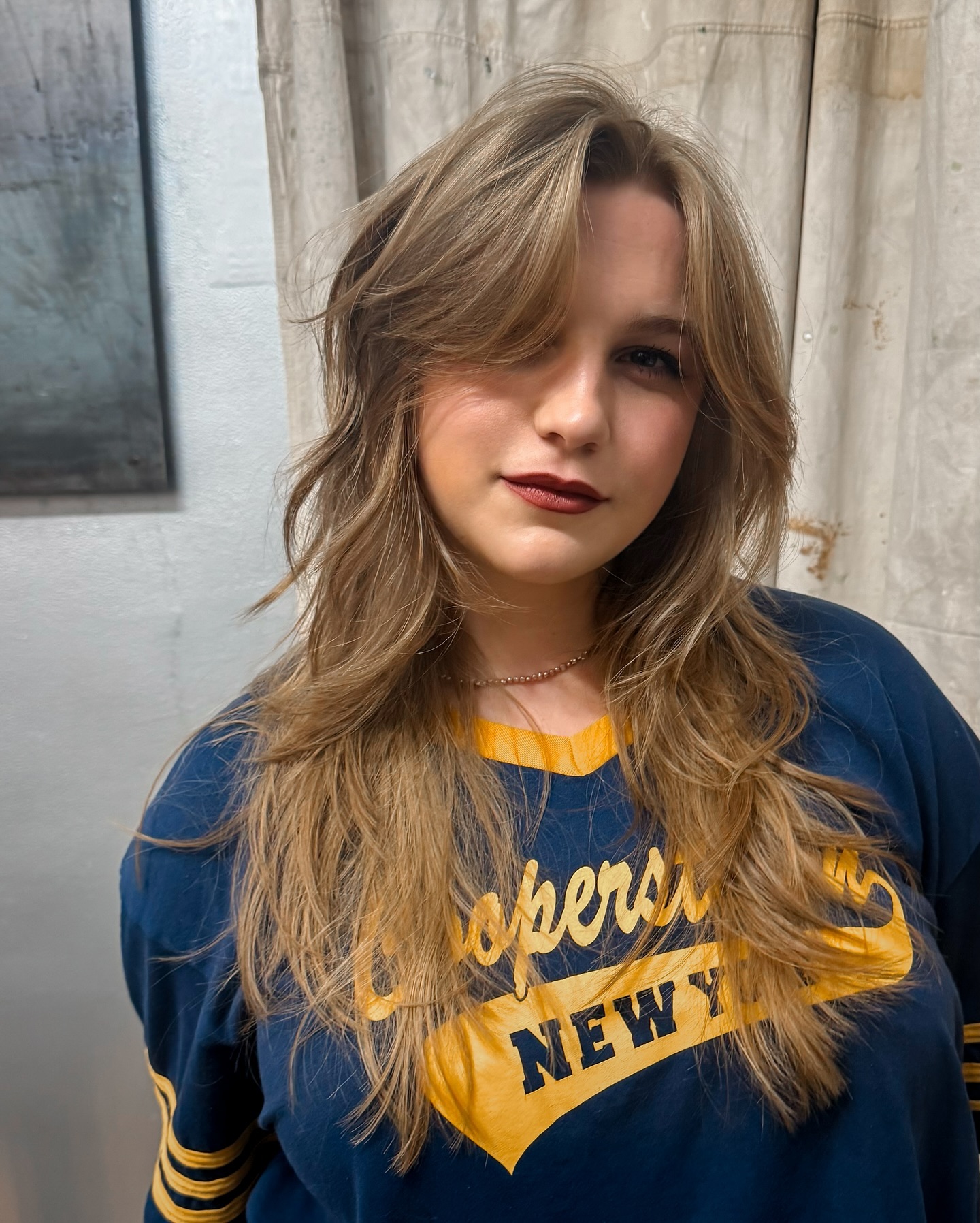 Effortless Tawny Waves with Contrast Highlights