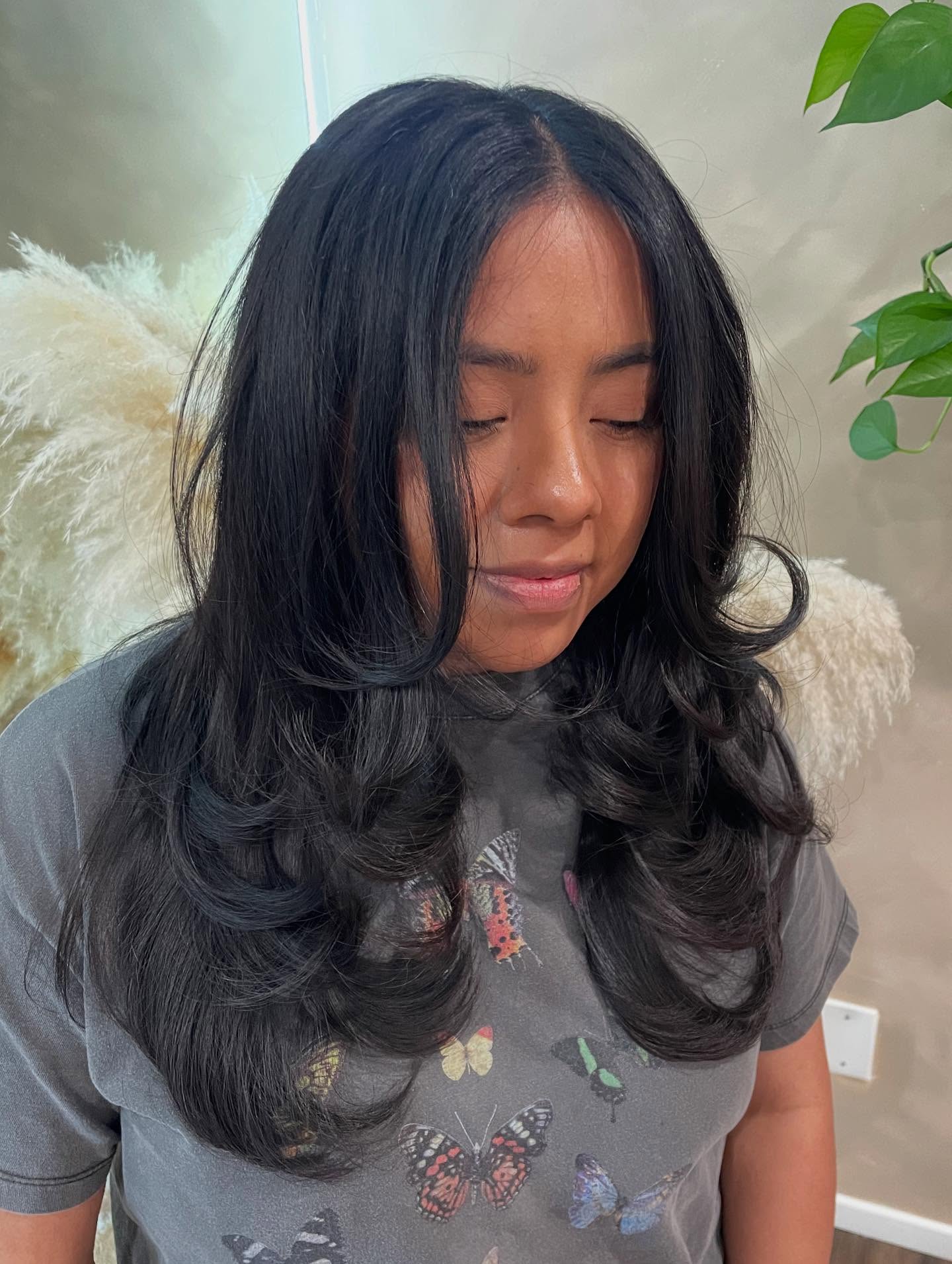 Flowing Jet Black Waves with Glossy Finish