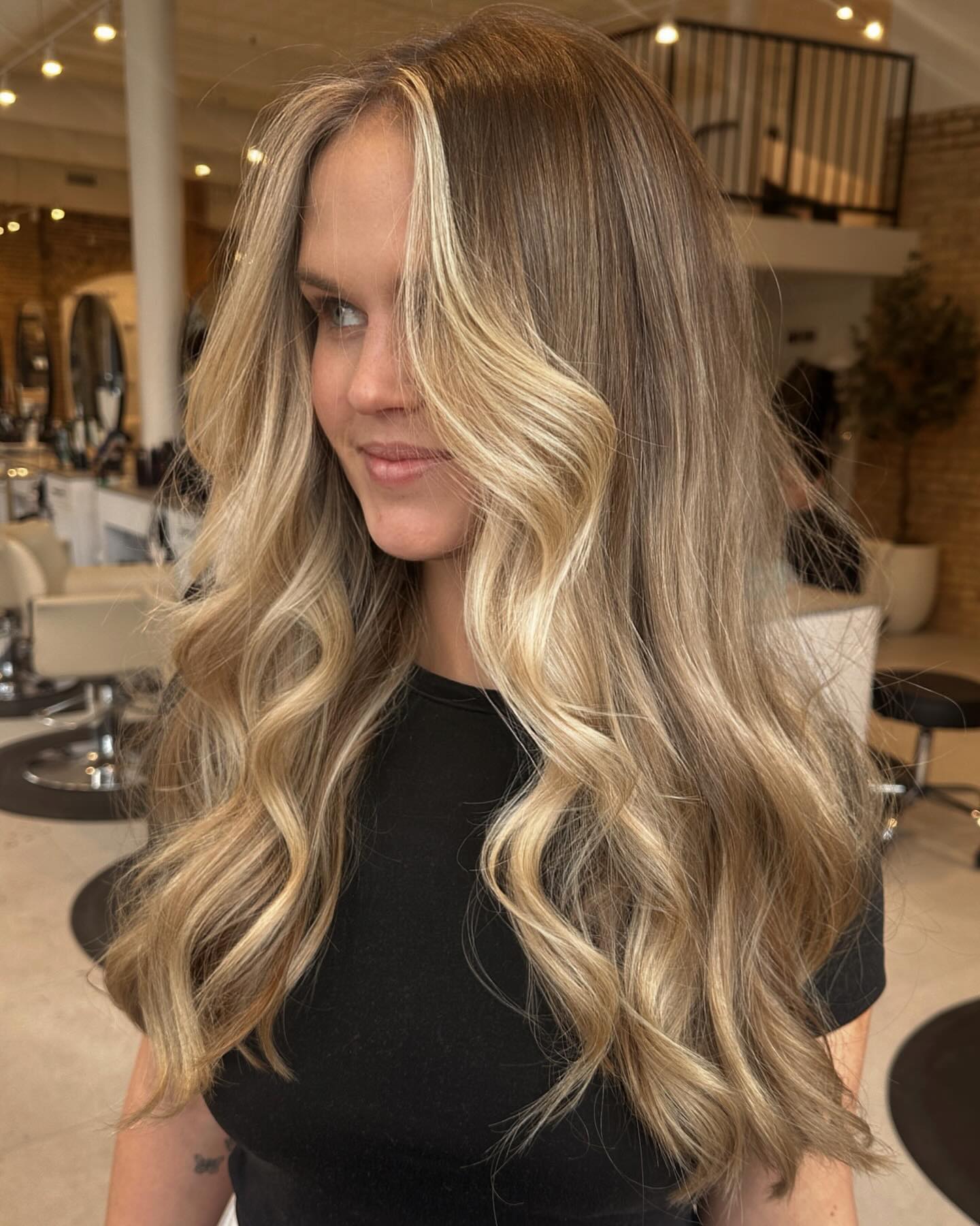 Golden-Balayage-Waves-with-Natural-Roots