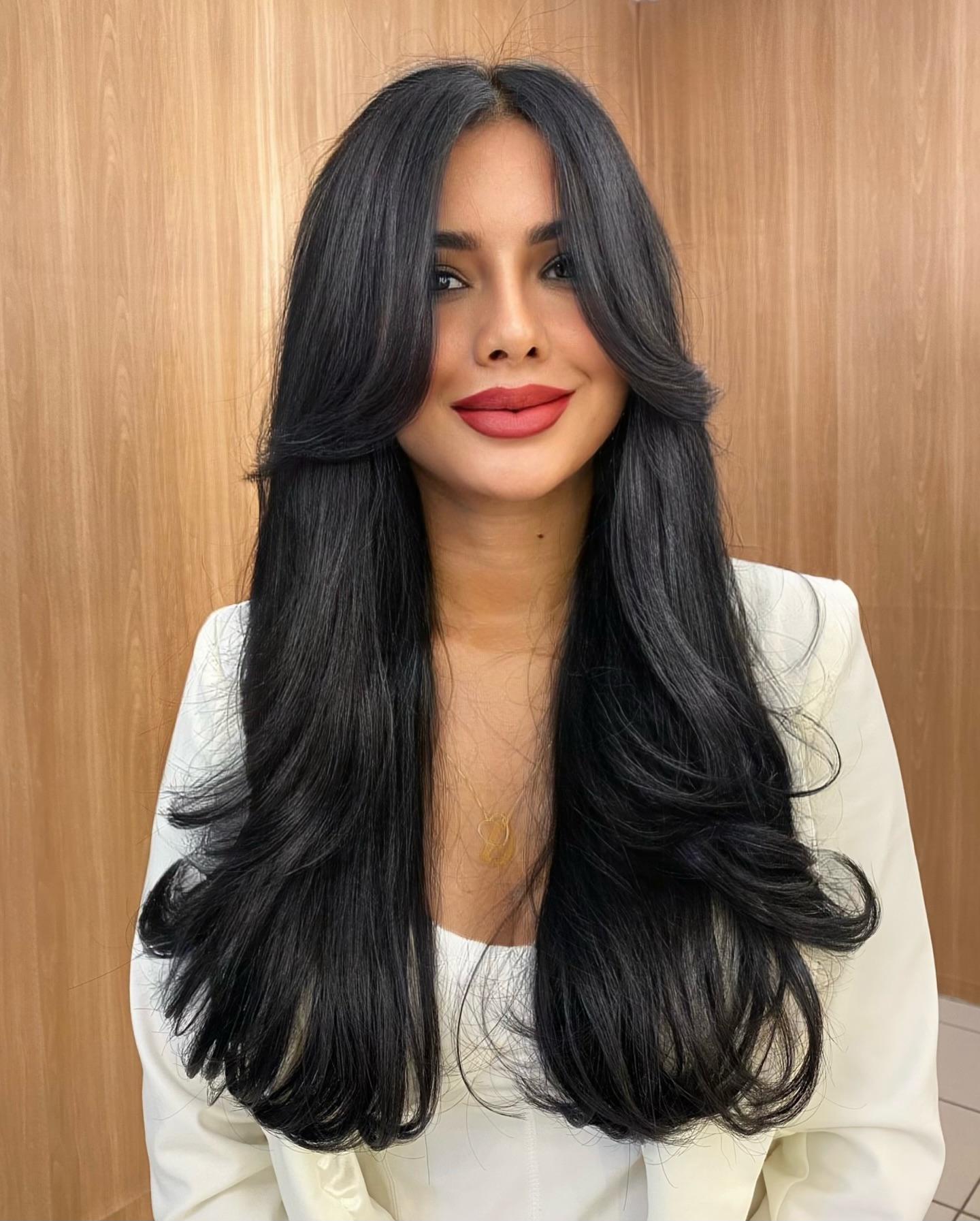 Luxurious Midnight Waves with Sleek Finish