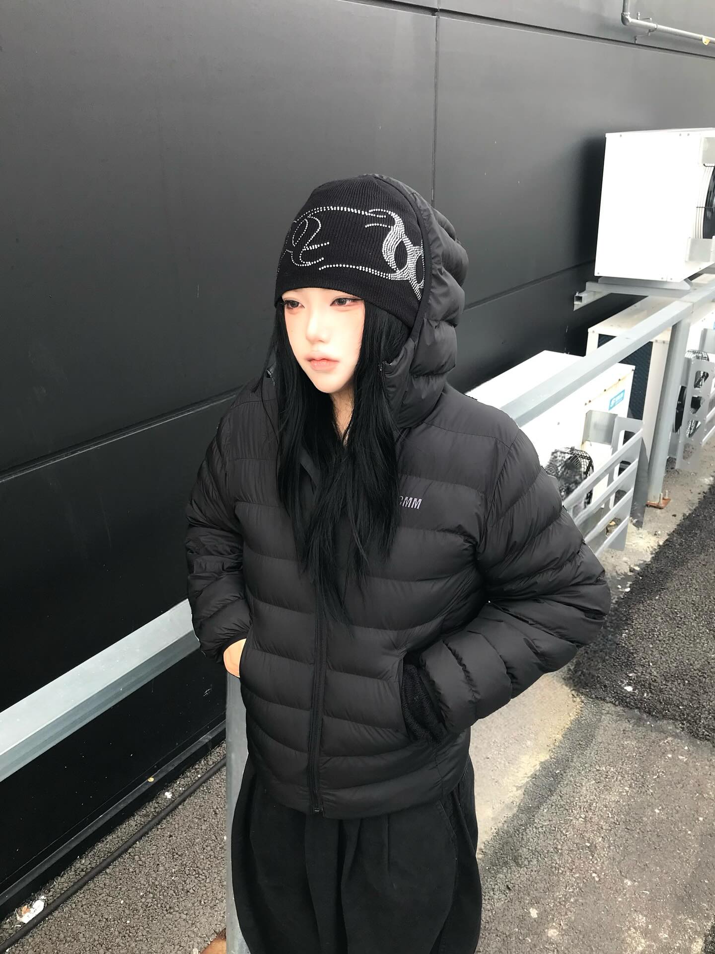 Chic-Length-Black-Straight-Cut-with-Beanie