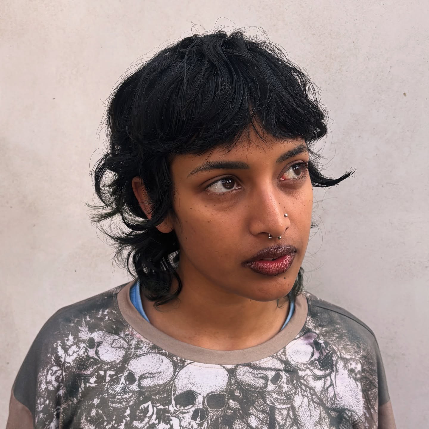 Chic Wavy Lob with Contrasting Bangs