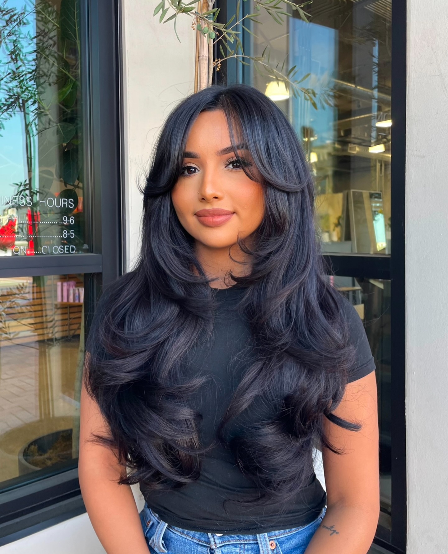 Glossy Midnight Waves with Subtle Layers