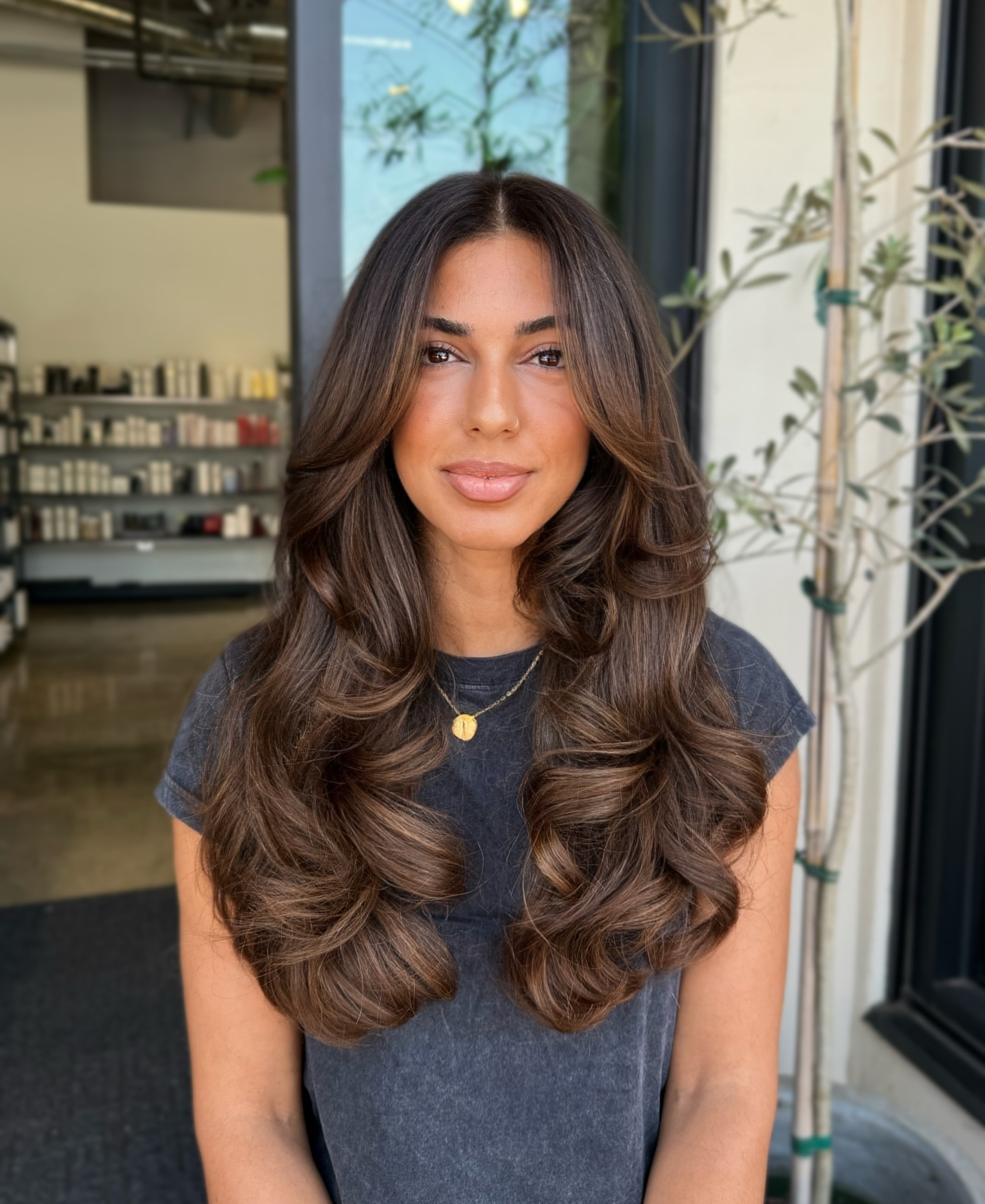 Rich Mocha Waves with Voluminous Ends
