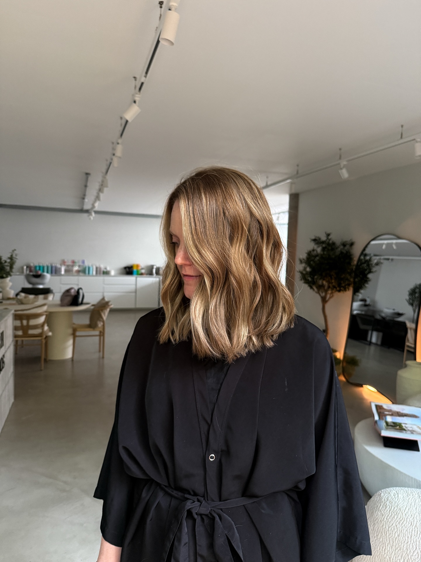 Soft Brunette Waves with Natural Highlights