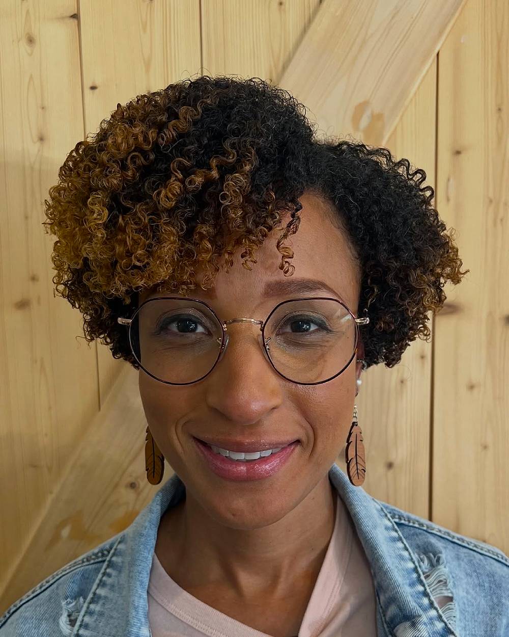 Textured Curly Crop with Warm Highlights