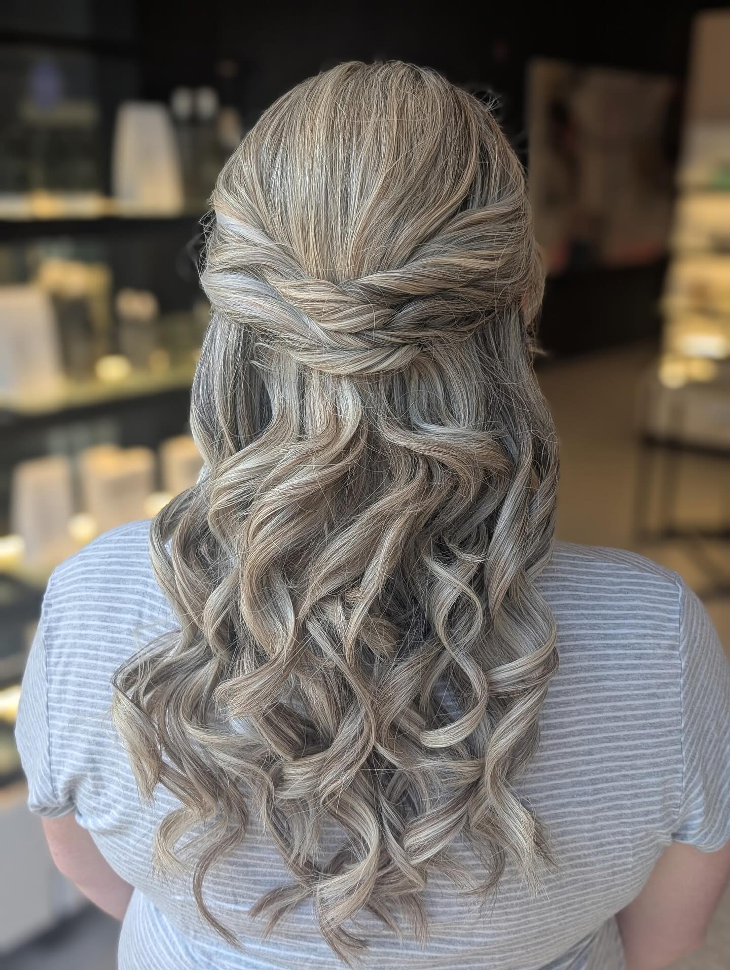 Twisted Frost Strands with Cascading Platinum Waves
