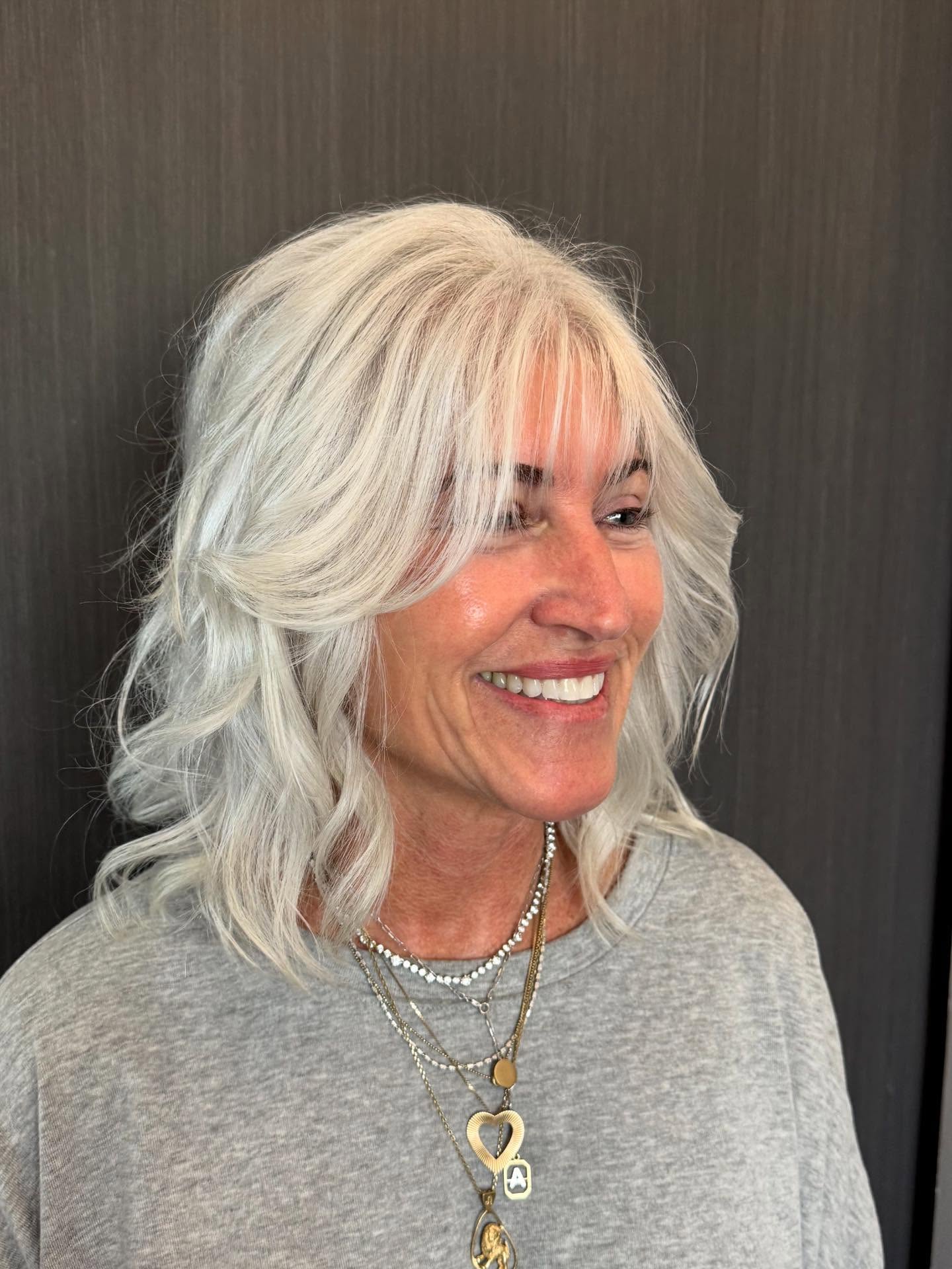Effortless Silver Waves with Natural Texture